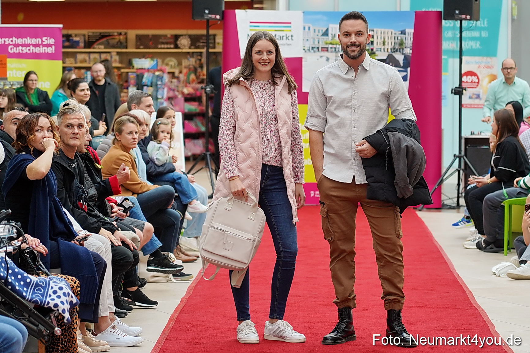 Herbstmodenschau NeuerMarkt 2024 0005