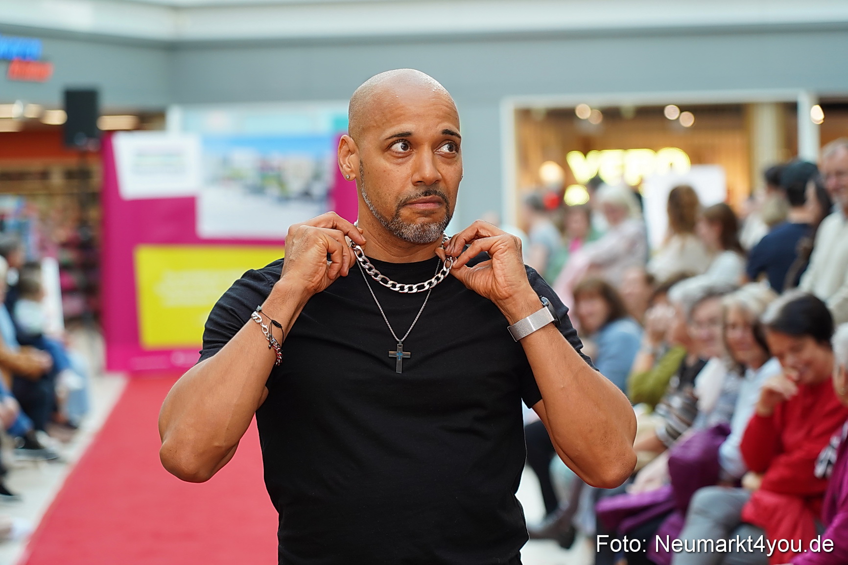 Herbstmodenschau NeuerMarkt 2024 0013