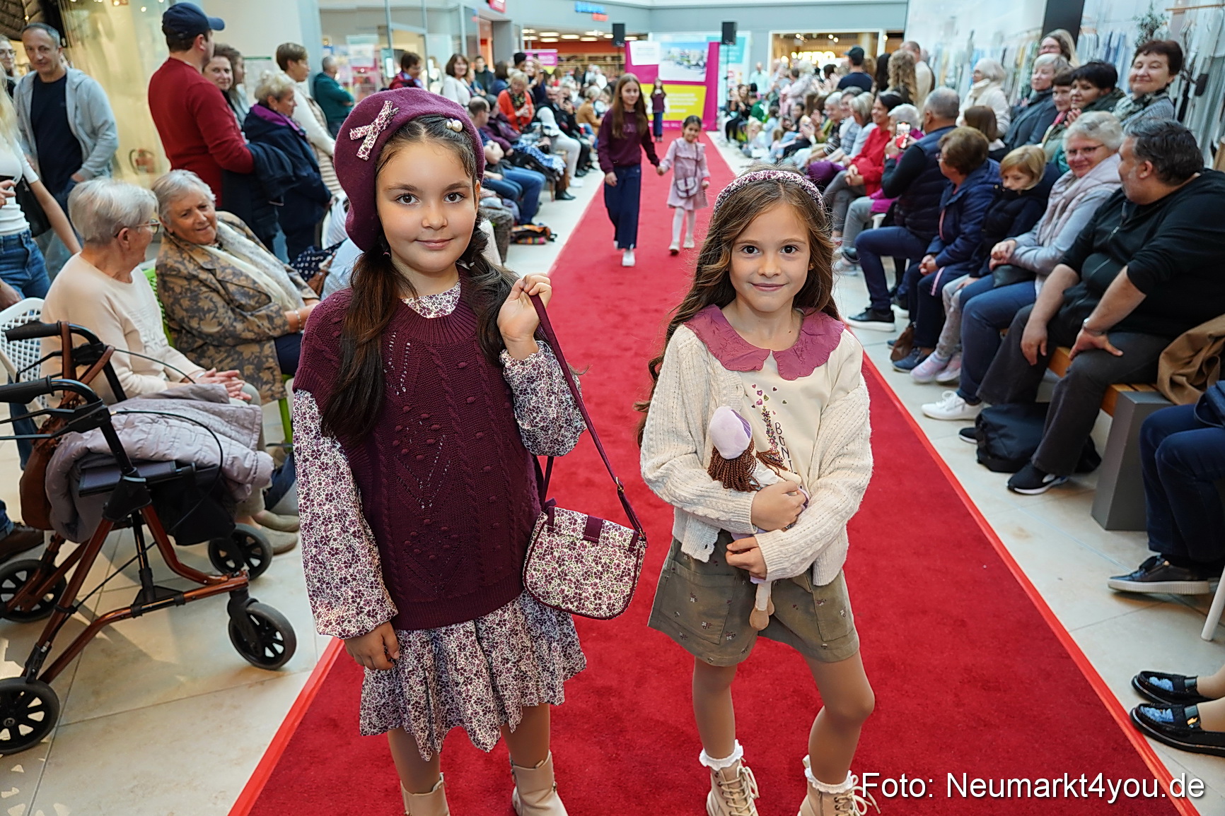 Herbstmodenschau NeuerMarkt 2024 0021