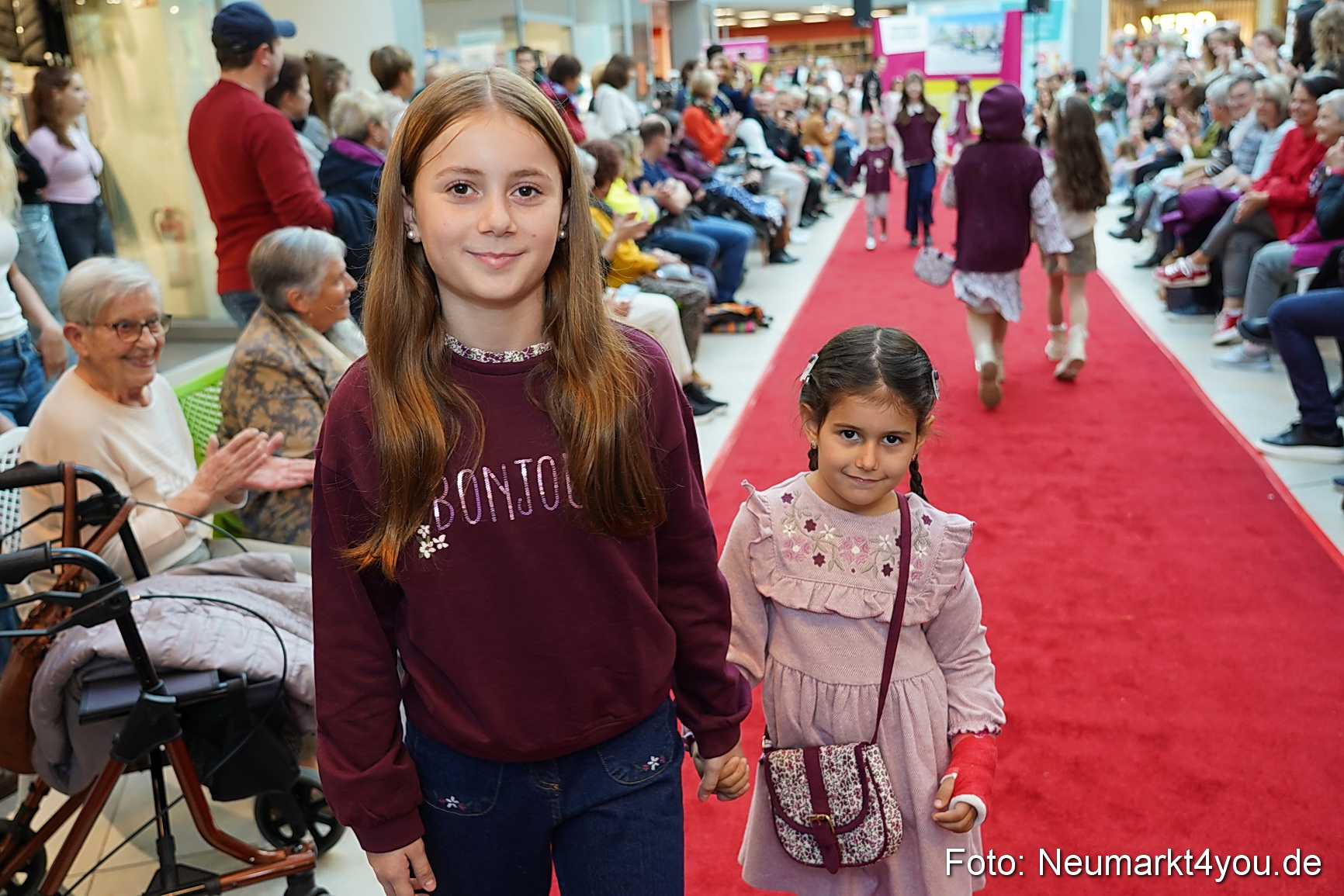 Herbstmodenschau NeuerMarkt 2024 0022