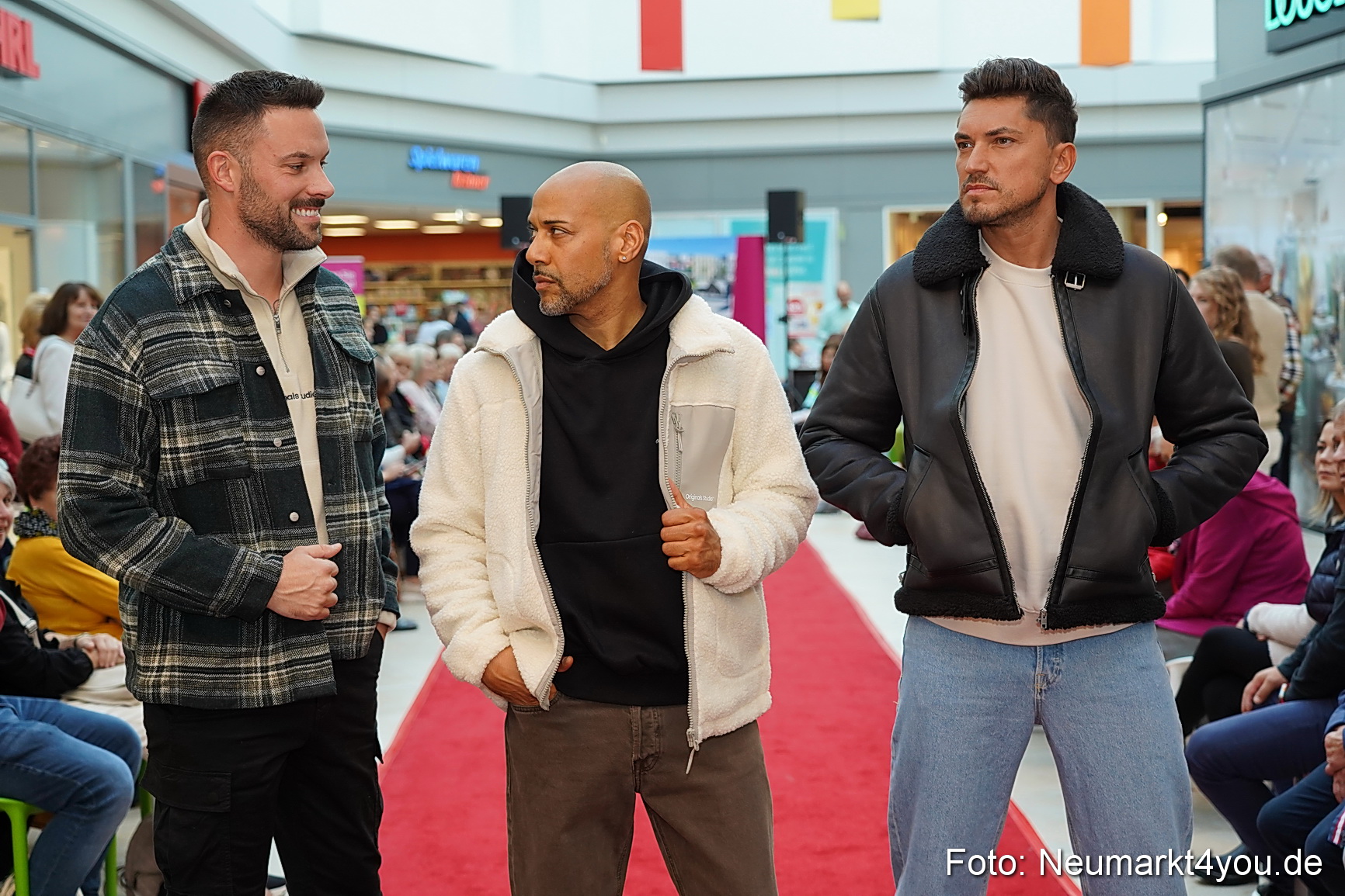 Herbstmodenschau NeuerMarkt 2024 0043