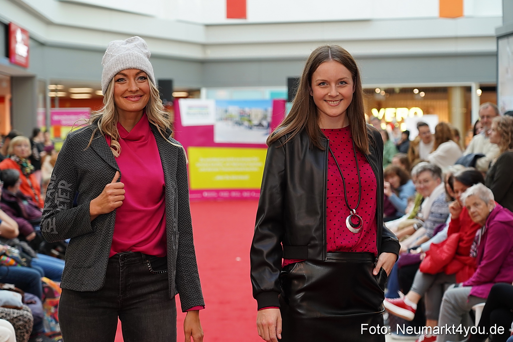 Herbstmodenschau NeuerMarkt 2024 0075