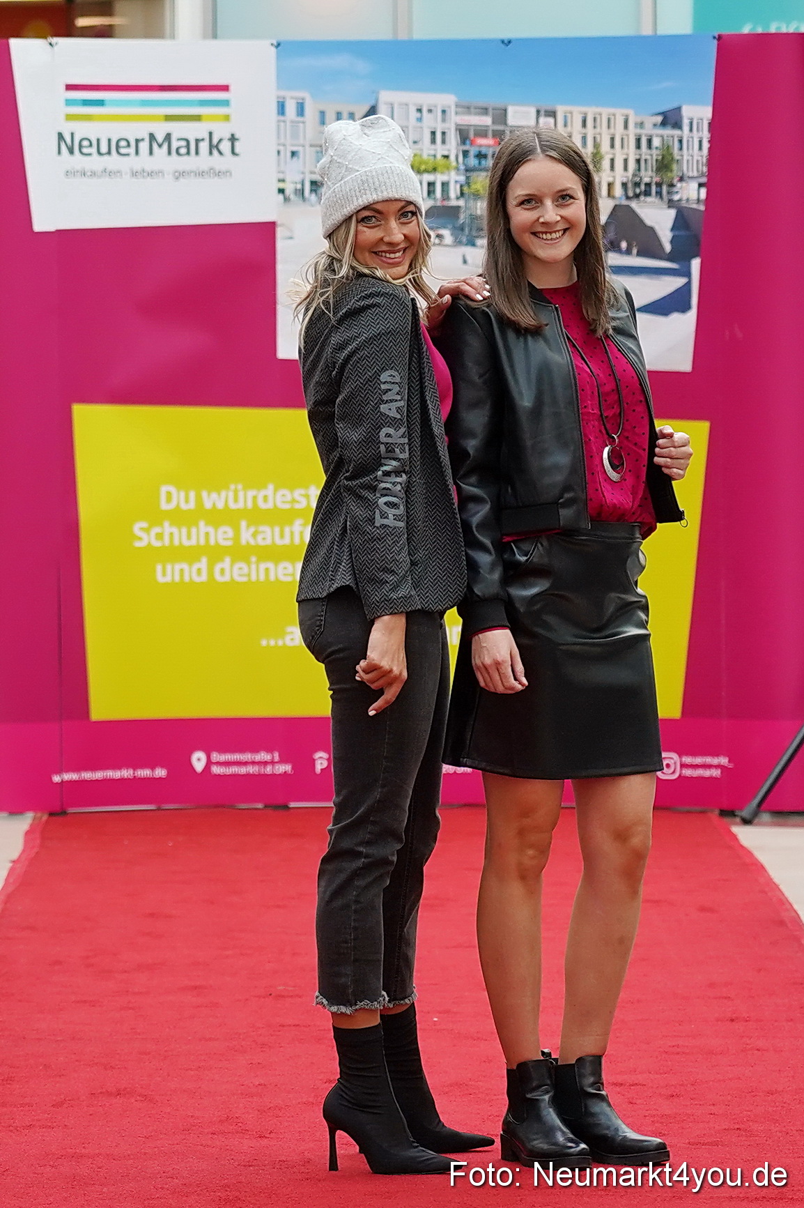 Herbstmodenschau NeuerMarkt 2024 0076