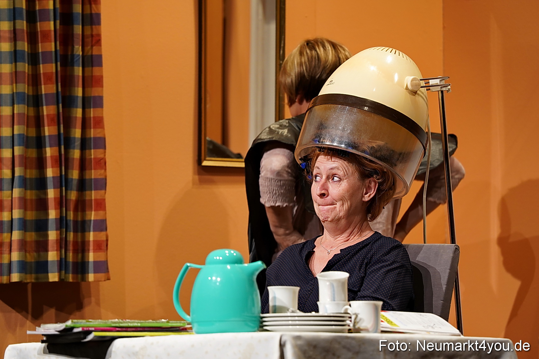 Leberkaes und rote Strapse 2024 0006