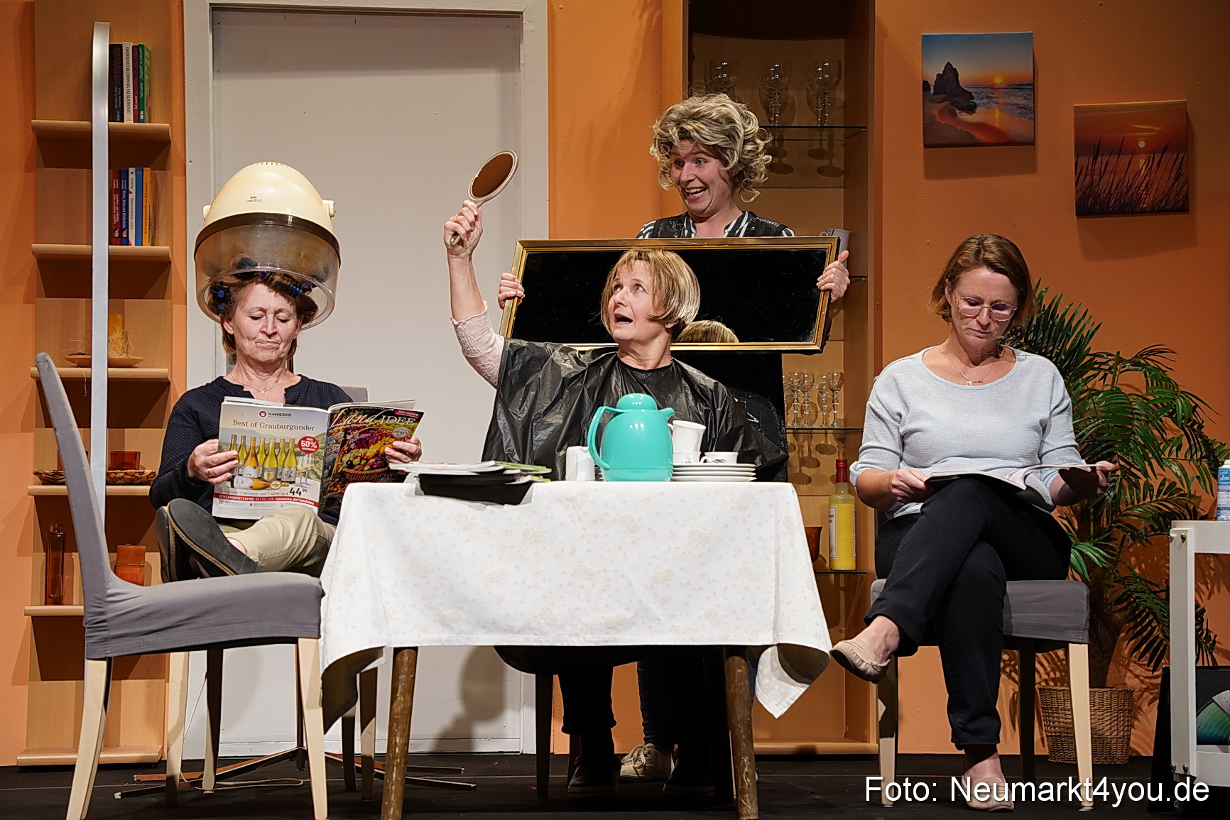 Leberkaes und rote Strapse 2024 0008