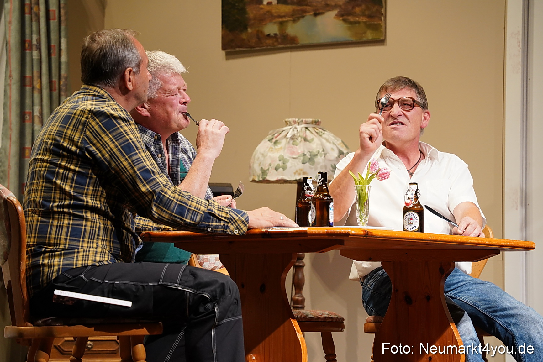 Leberkaes und rote Strapse 2024 0022