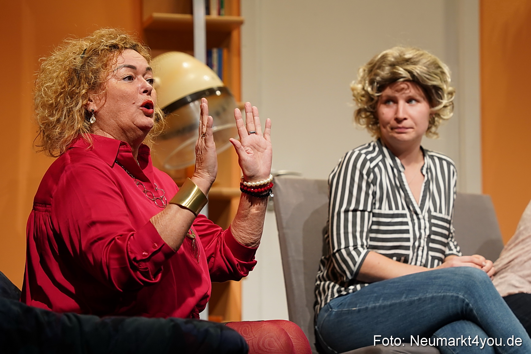 Leberkaes und rote Strapse 2024 0027