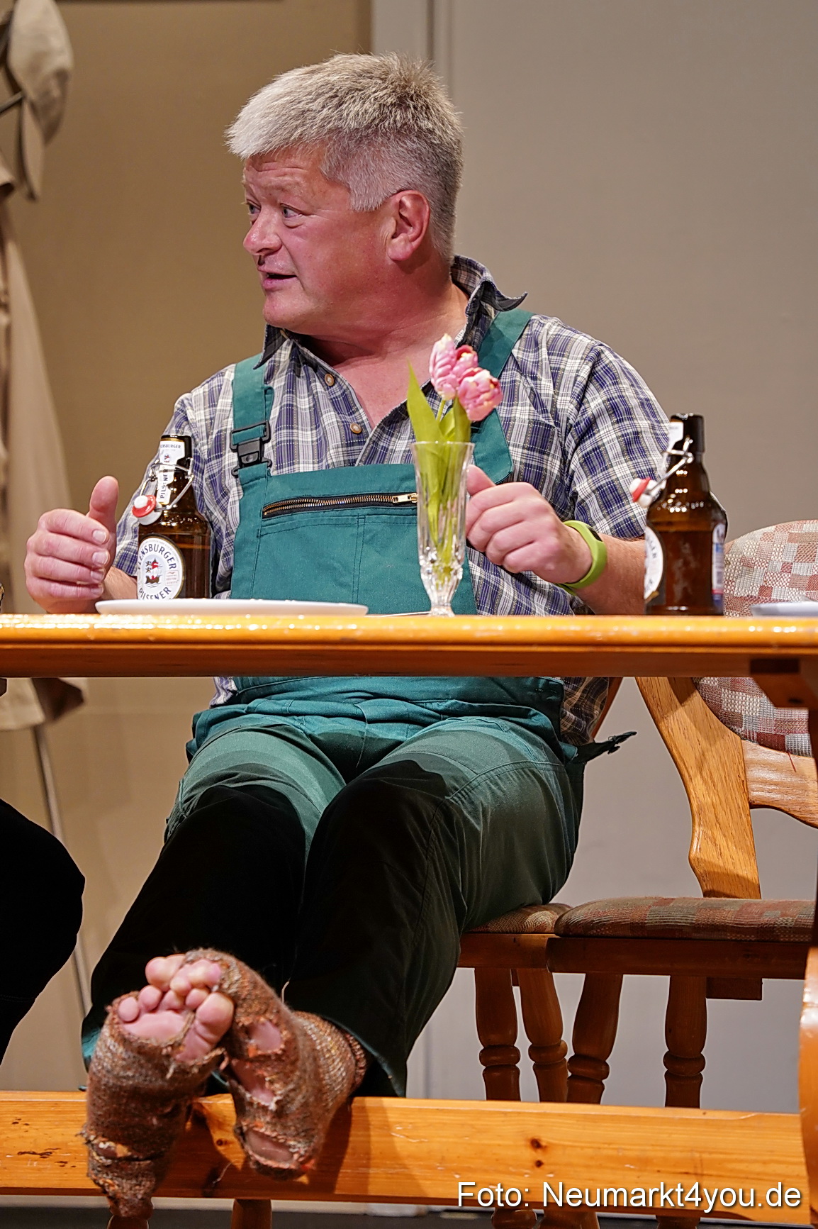 Leberkaes und rote Strapse 2024 0028