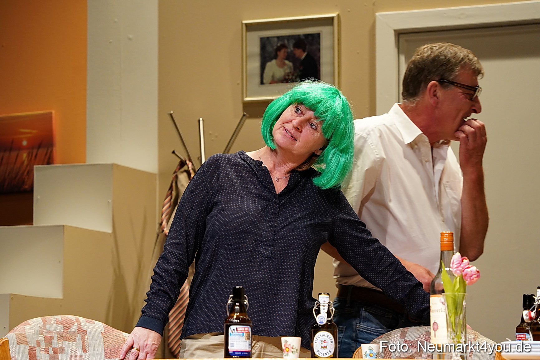 Leberkaes und rote Strapse 2024 0040