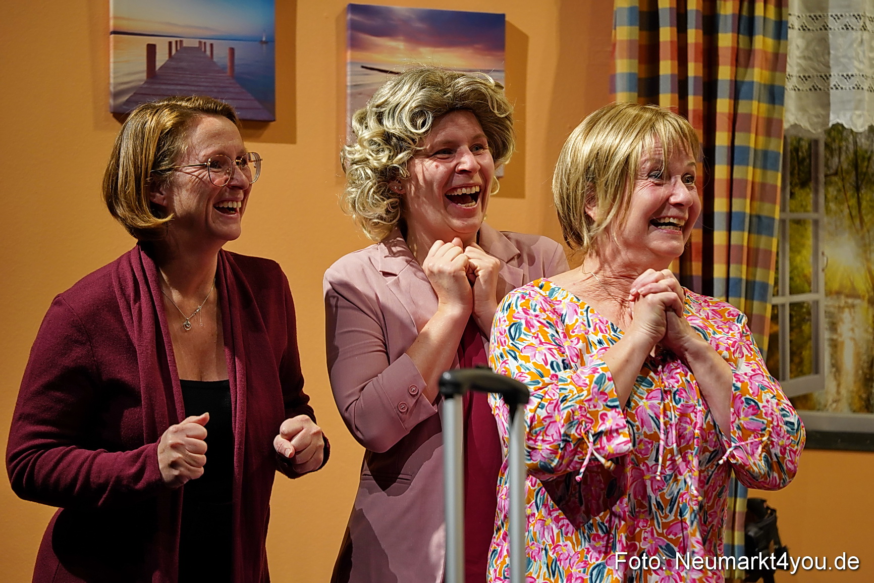 Leberkaes und rote Strapse 2024 0058