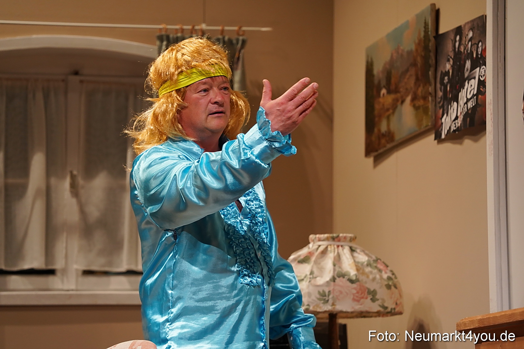 Leberkaes und rote Strapse 2024 0060