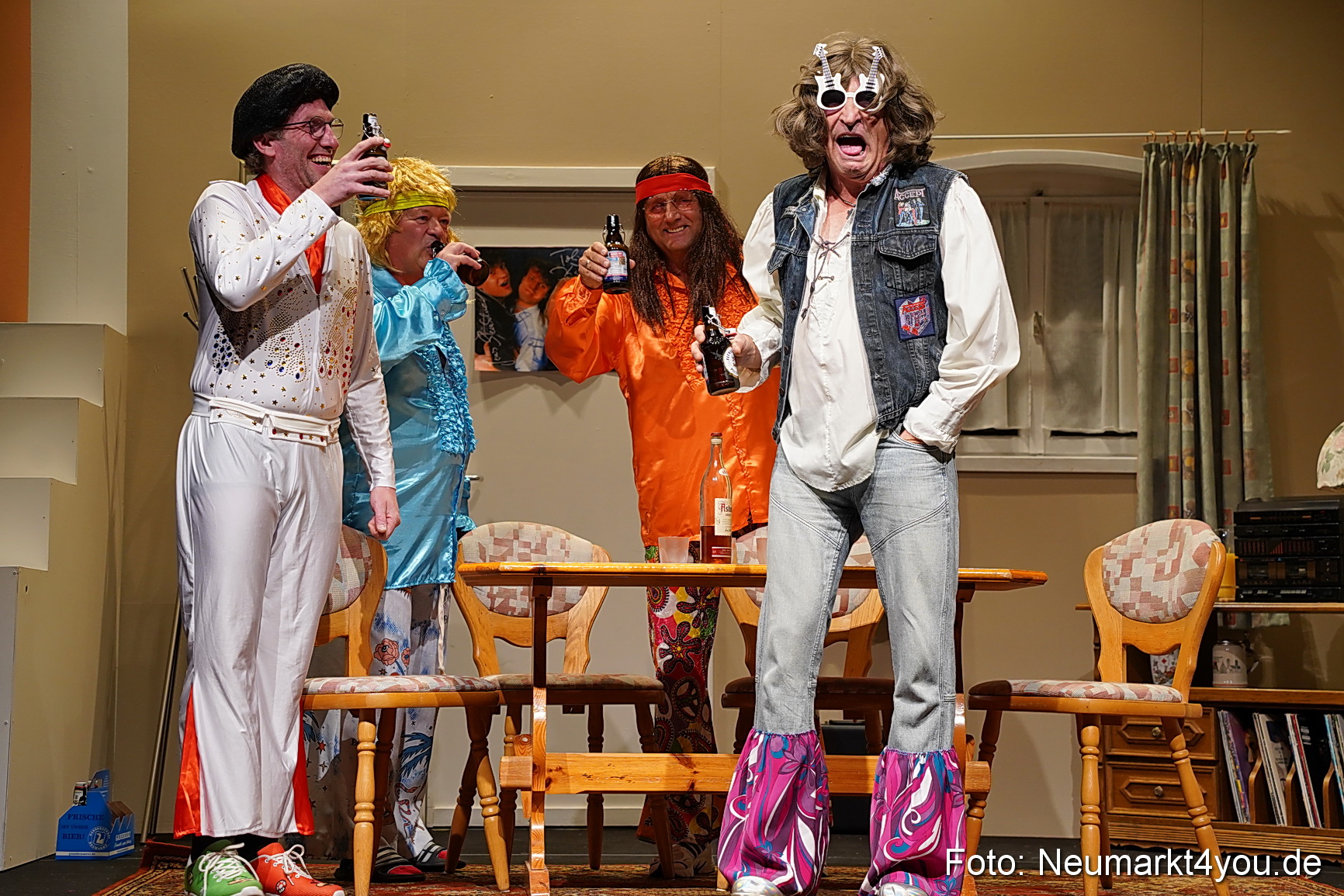 Leberkaes und rote Strapse 2024 0066