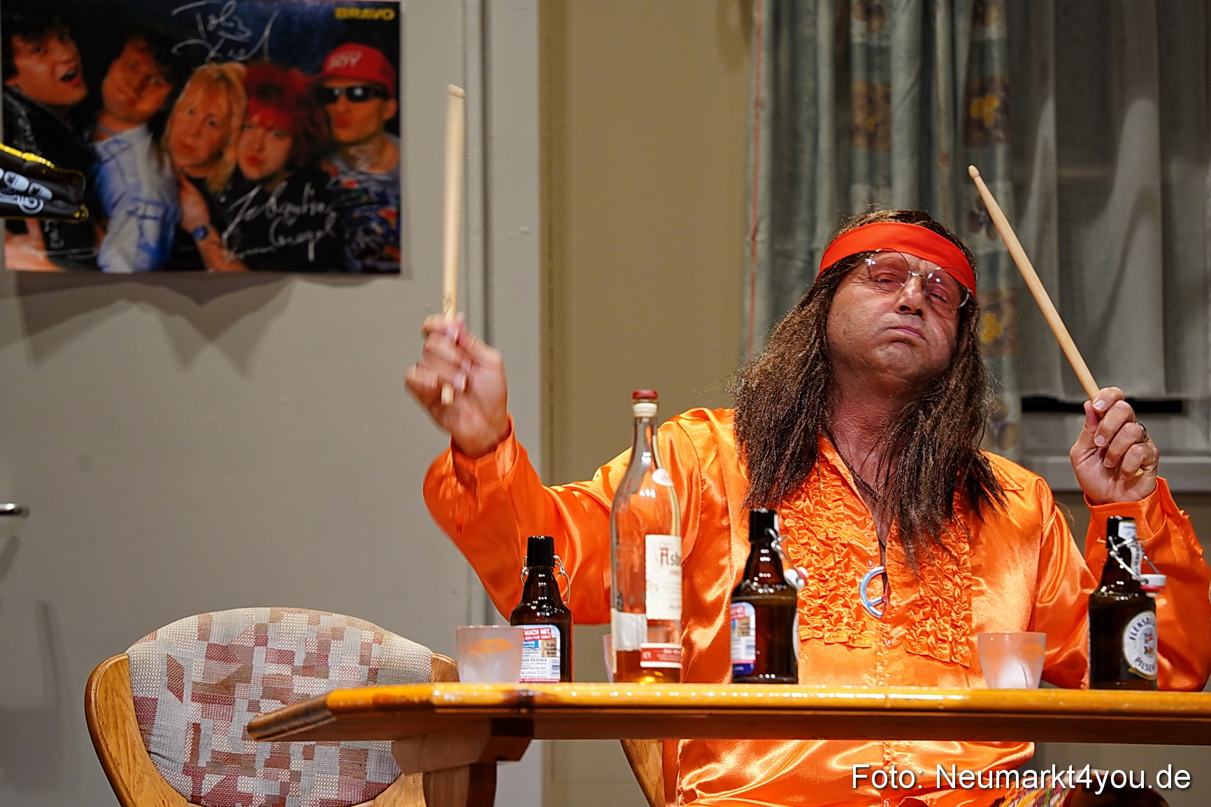 Leberkaes und rote Strapse 2024 0071