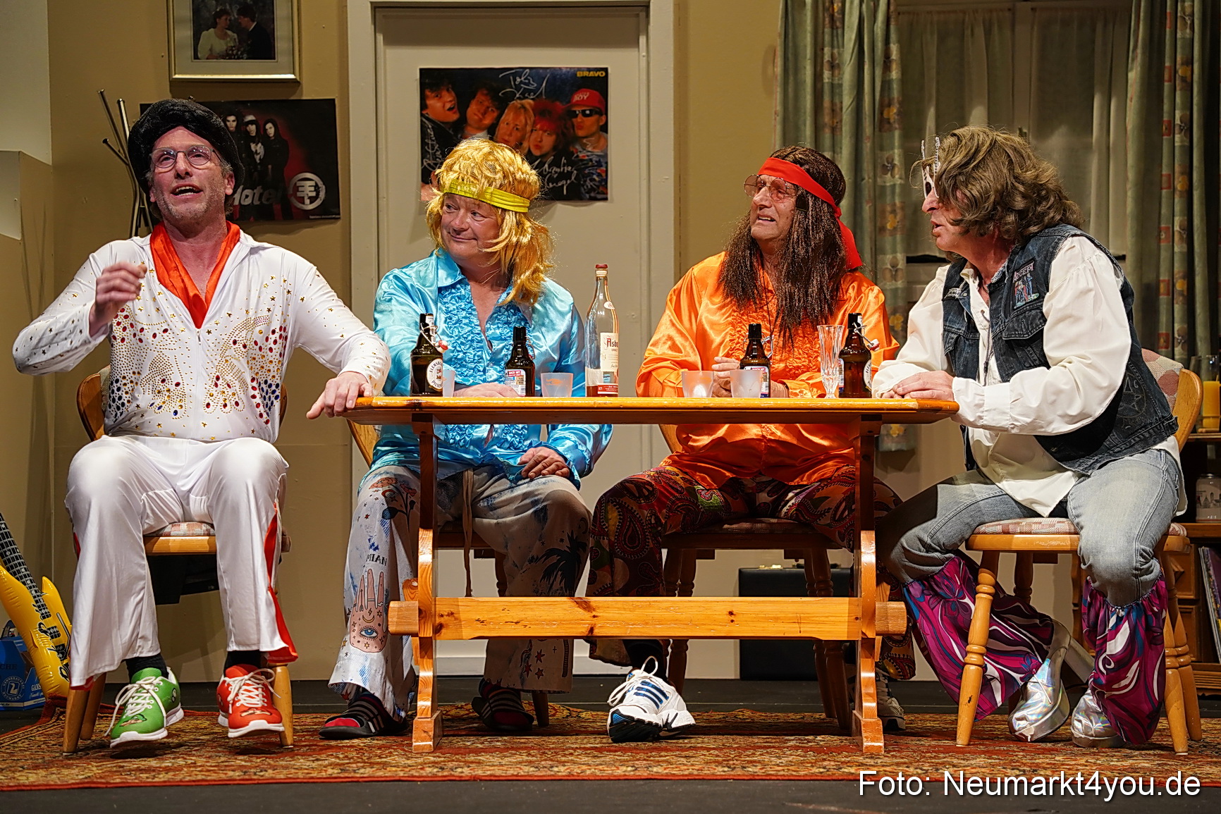 Leberkaes und rote Strapse 2024 0075