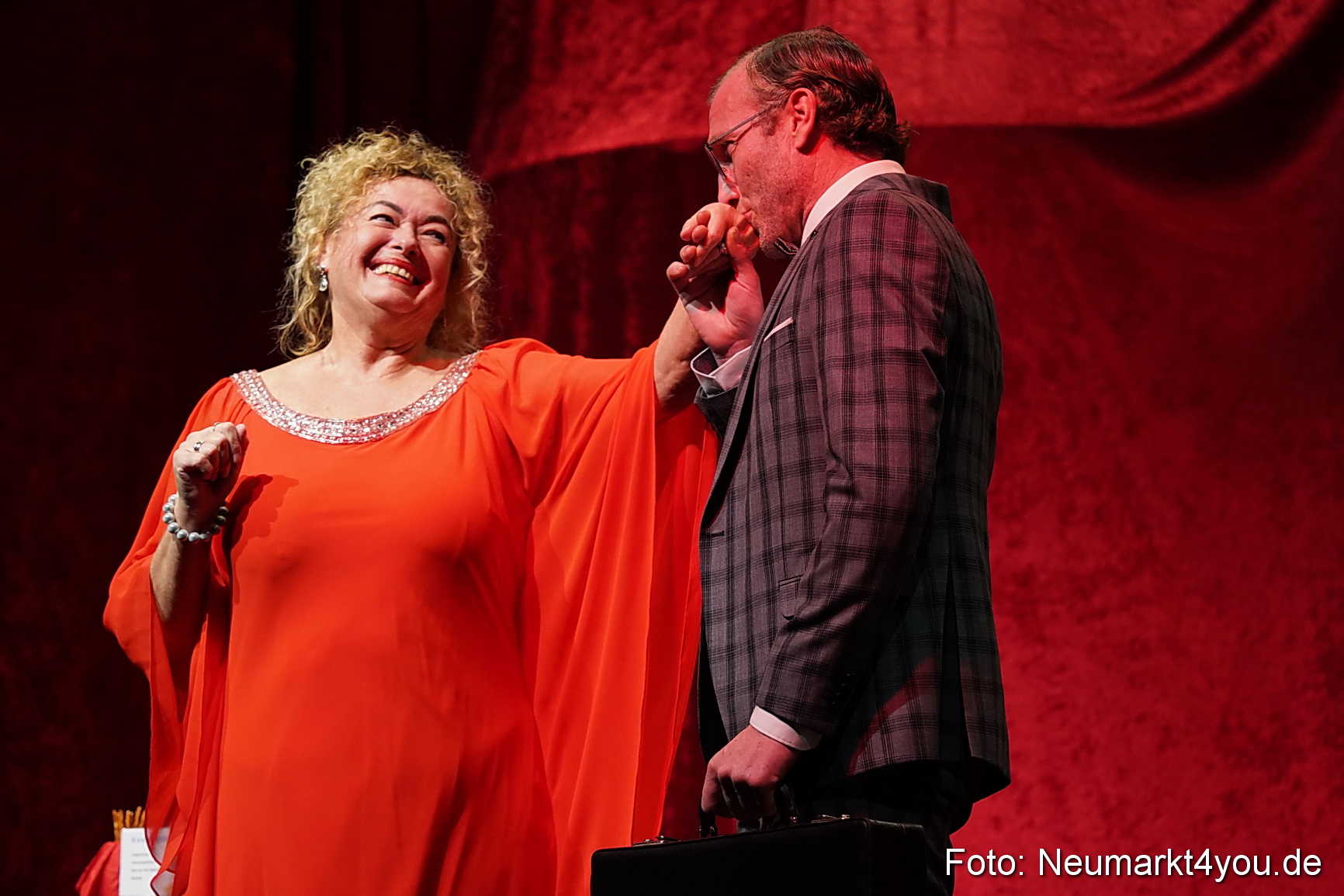 Leberkaes und rote Strapse 2024 0080