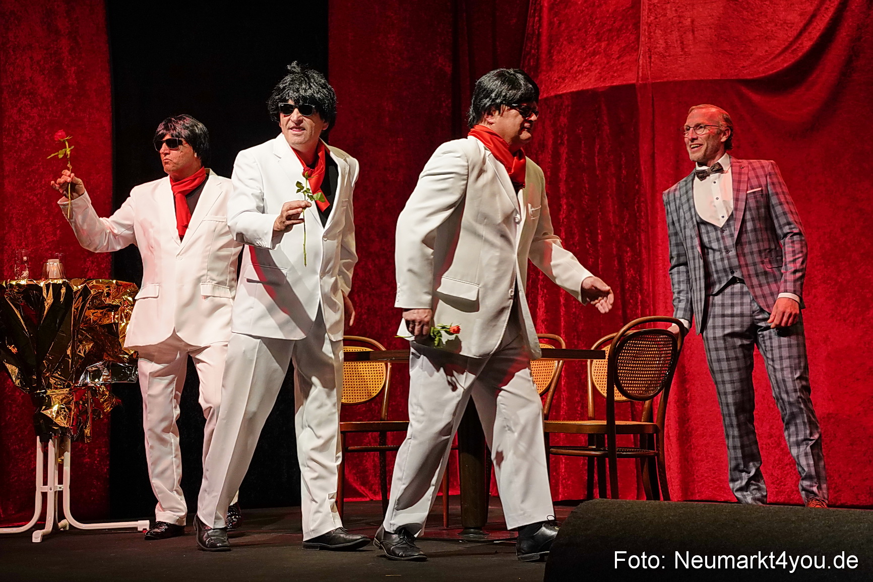 Leberkaes und rote Strapse 2024 0085