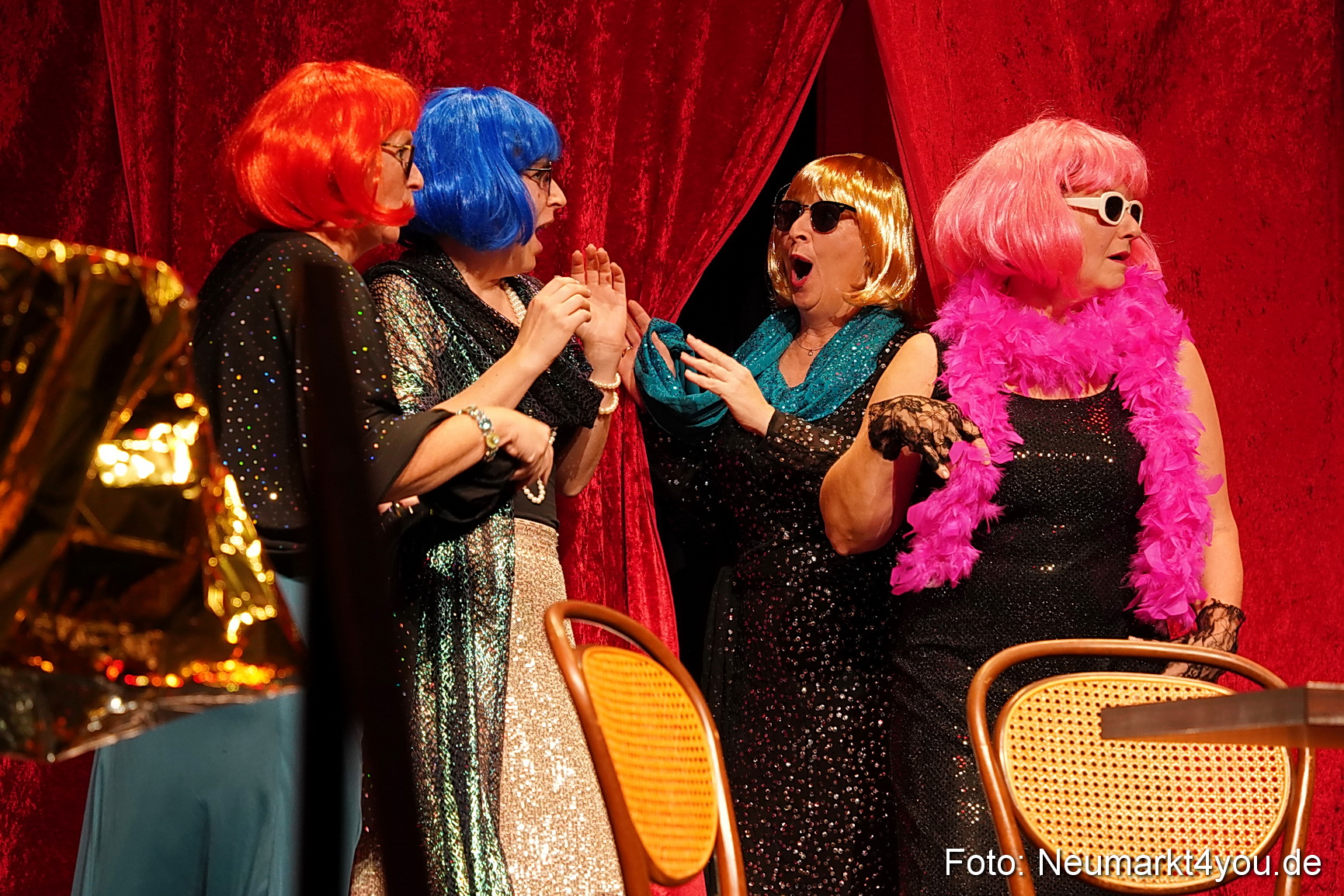 Leberkaes und rote Strapse 2024 0093