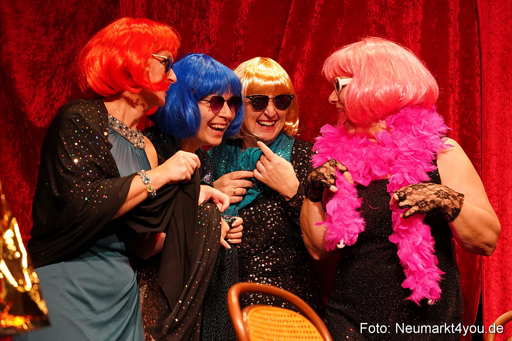 Leberkaes und rote Strapse 2024 0094