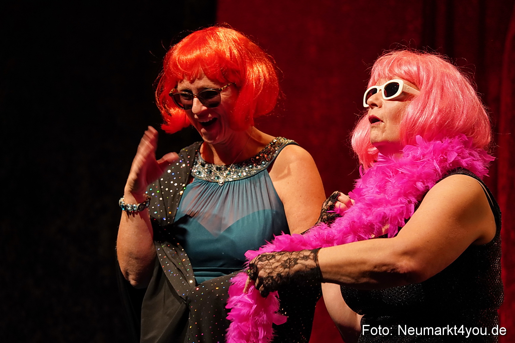 Leberkaes und rote Strapse 2024 0109