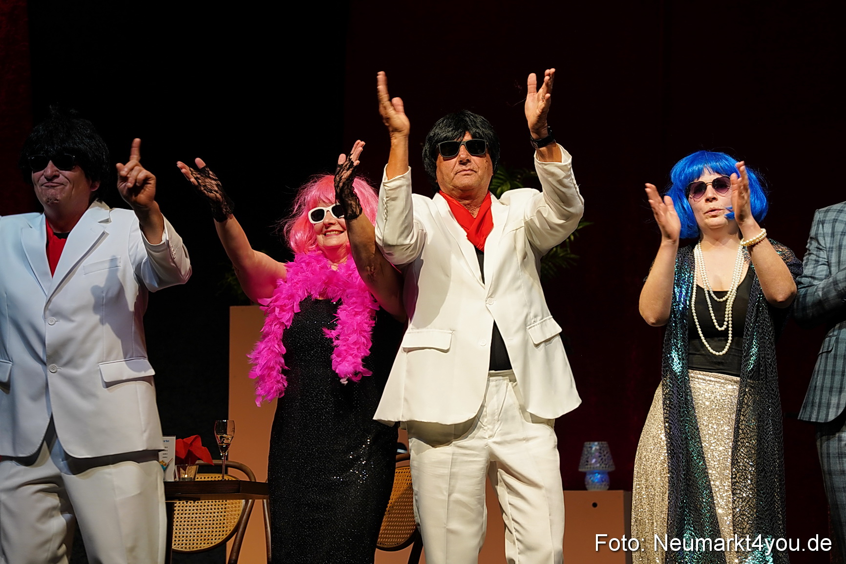 Leberkaes und rote Strapse 2024 0124