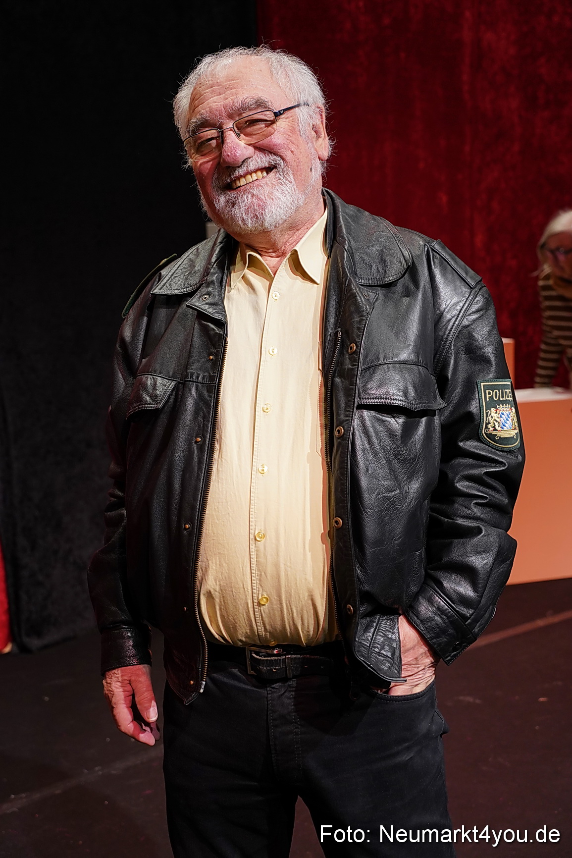 Leberkaes und rote Strapse 2024 0128