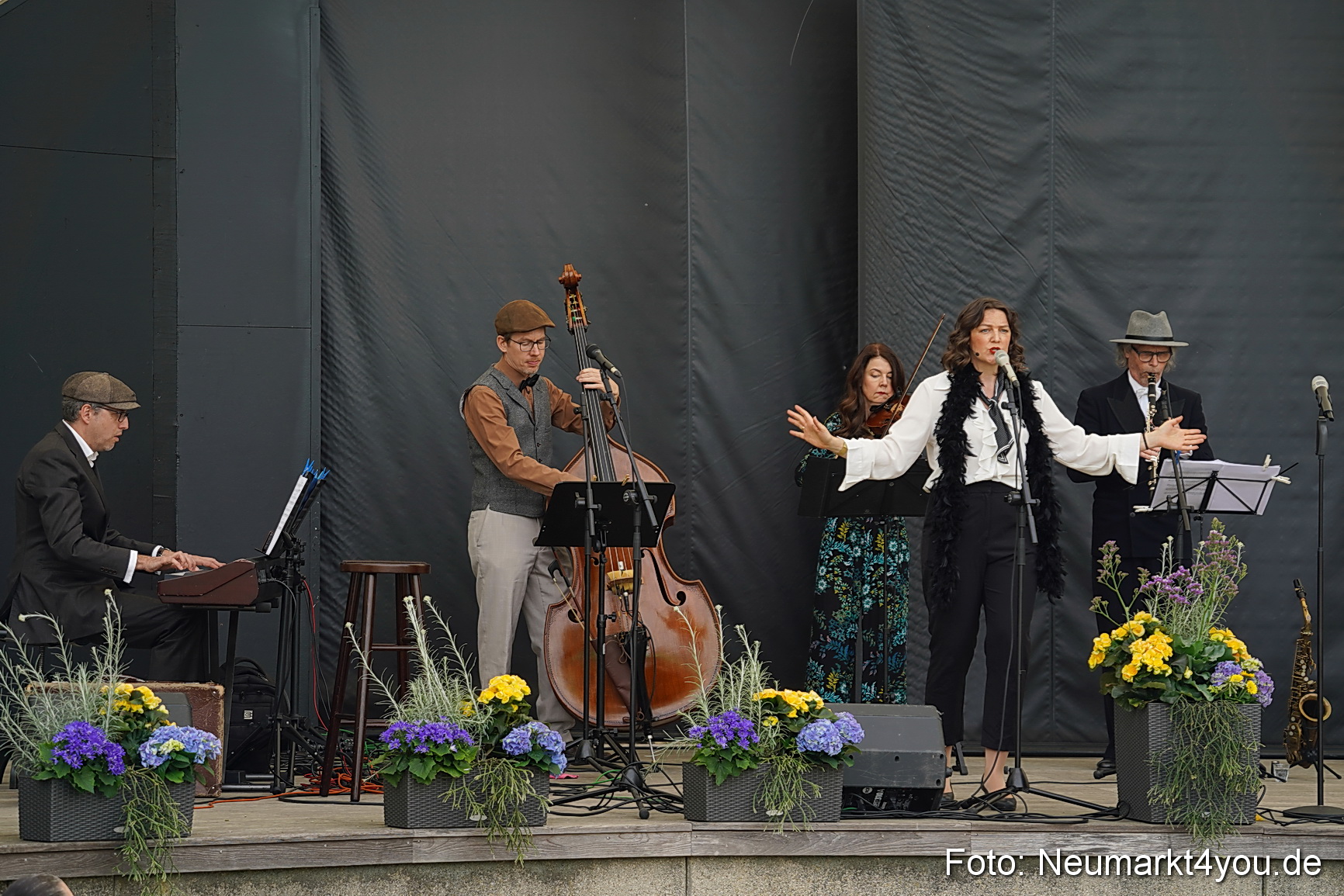 Schellack Revue Sommer im Park 2024 0002