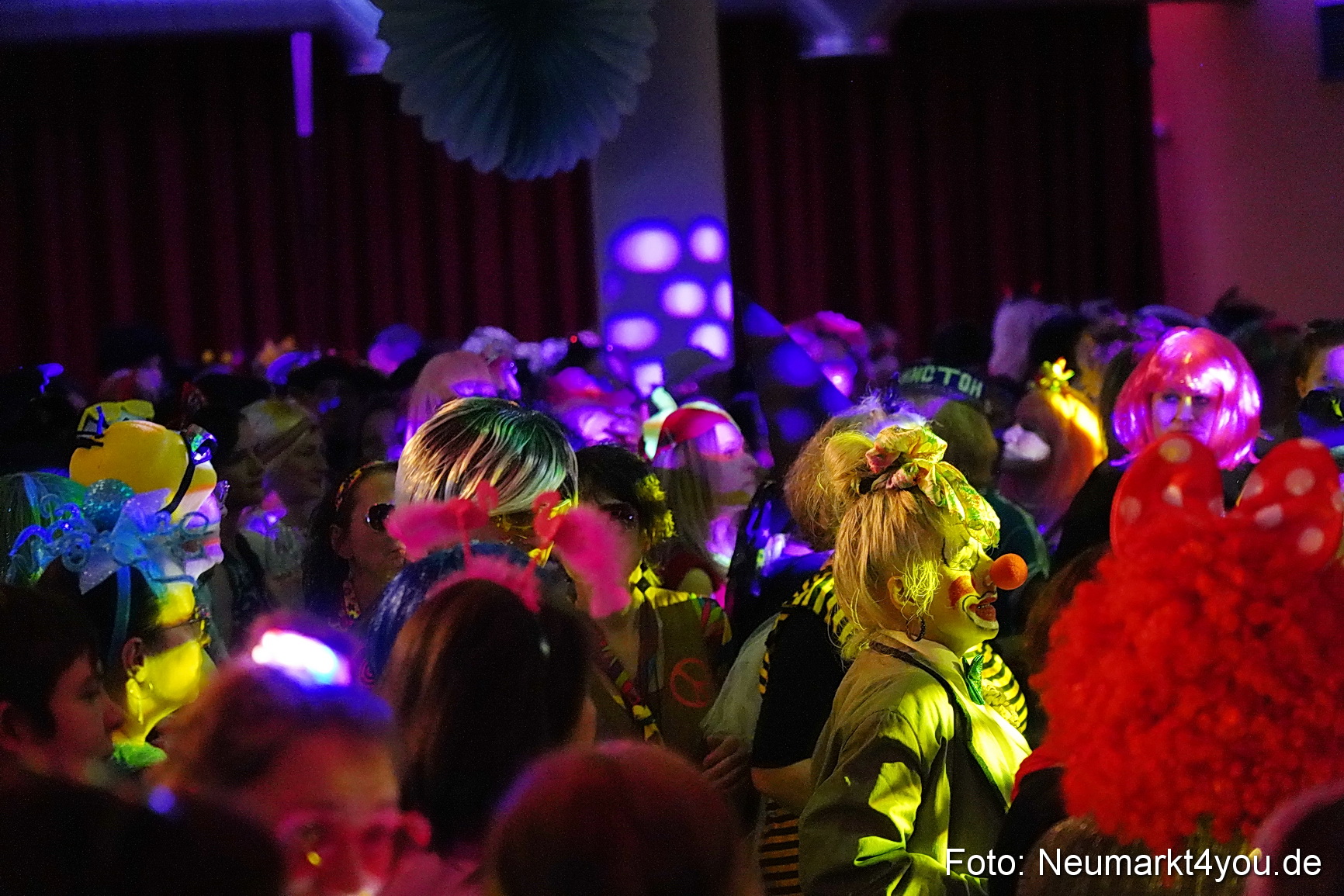 Weiberfasching Neumarkt 2024 0096