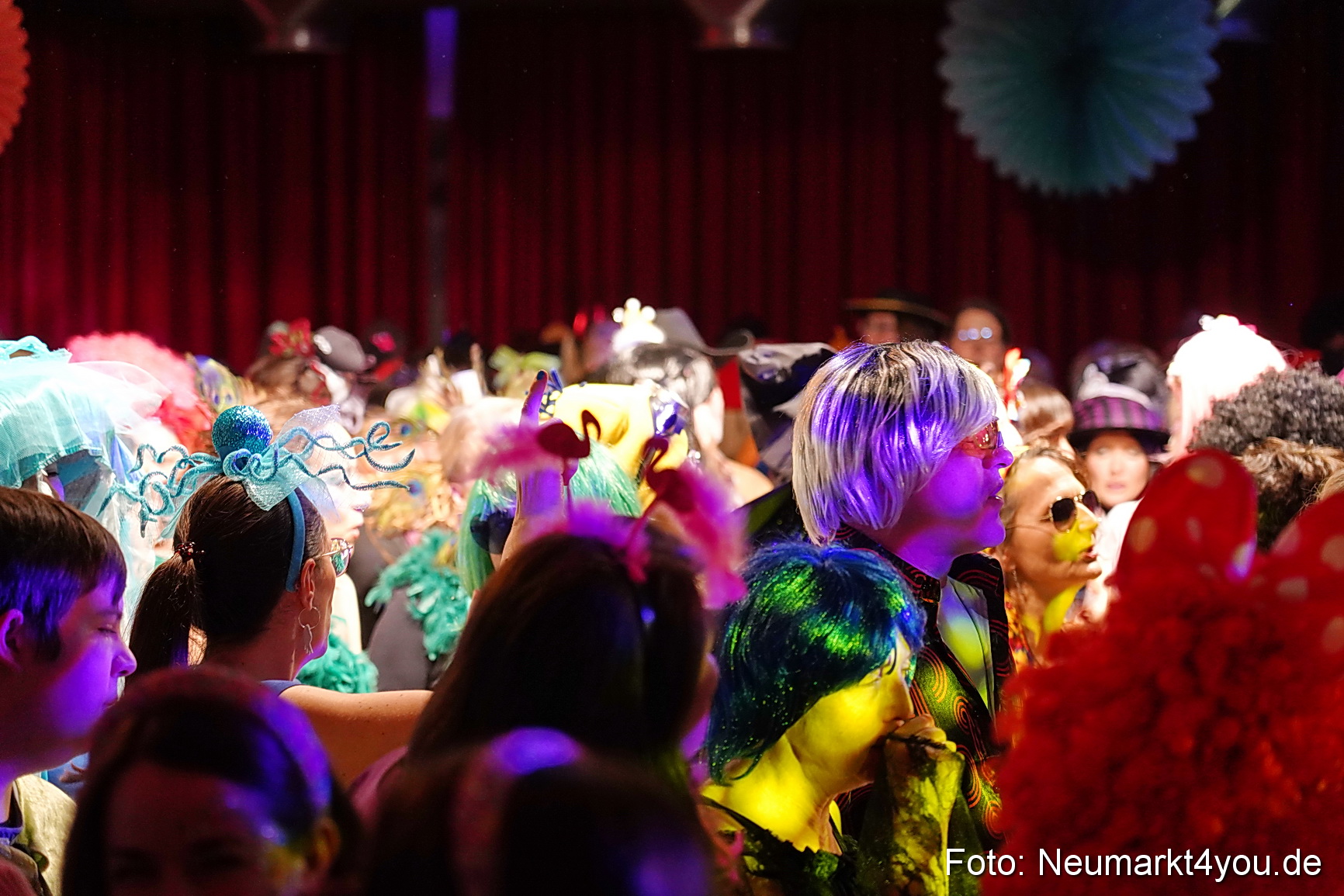 Weiberfasching Neumarkt 2024 0097