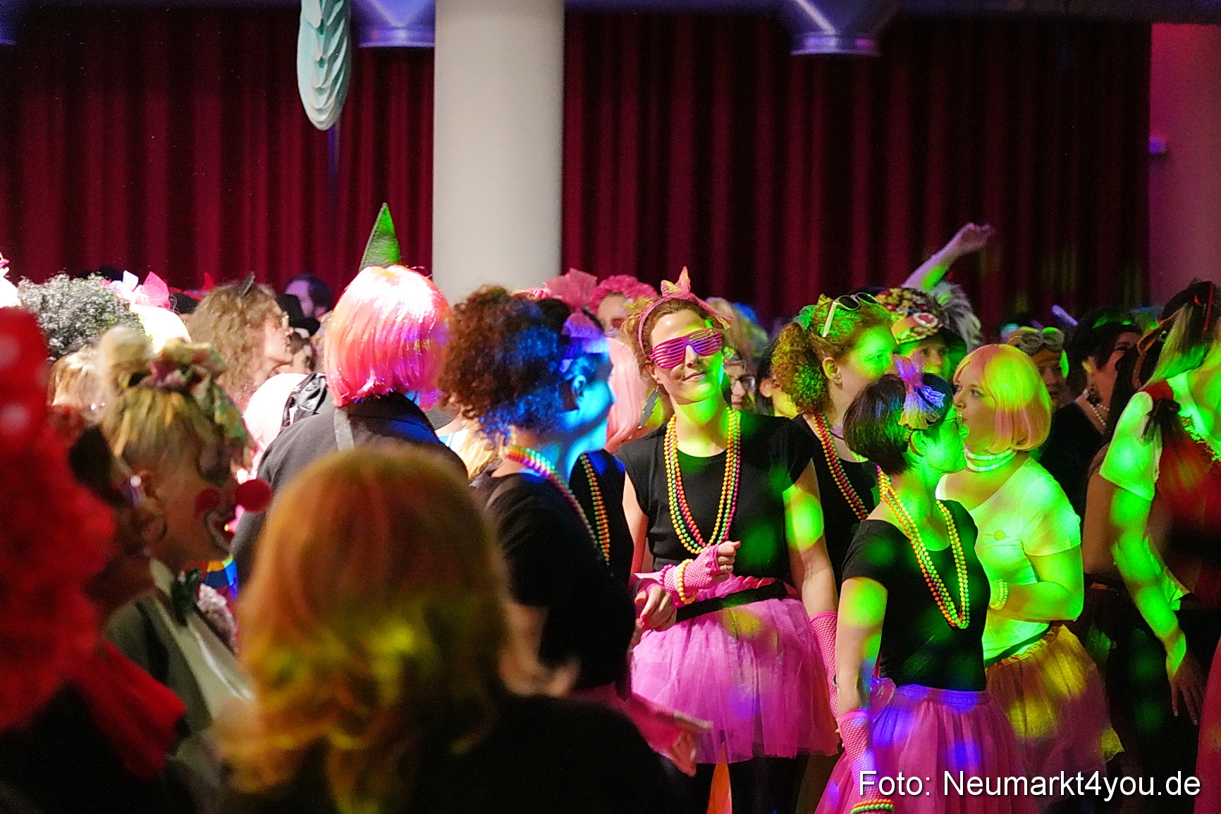 Weiberfasching Neumarkt 2024 0100