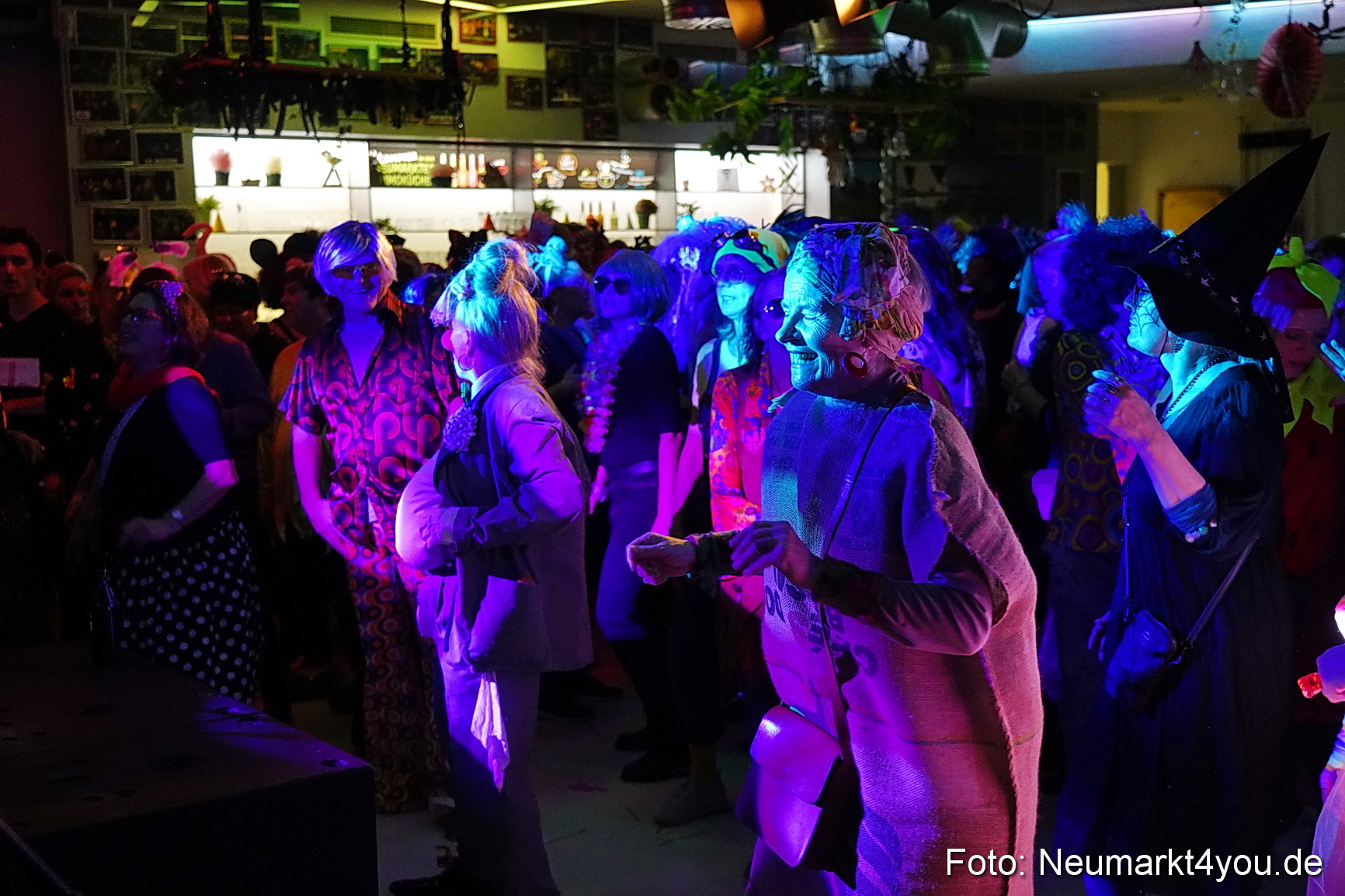 Weiberfasching Neumarkt 2024 0110