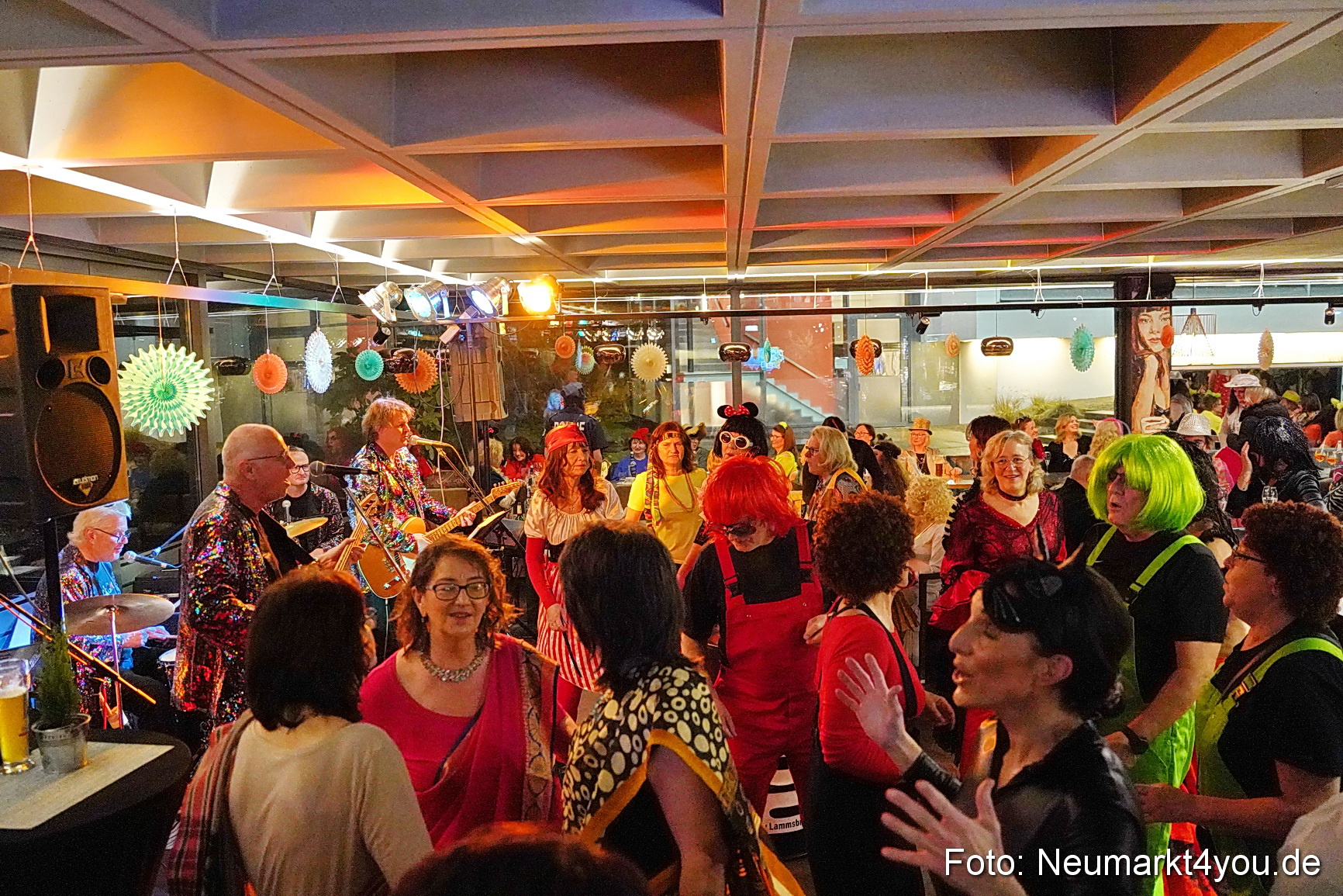 Weiberfasching Neumarkt 2024 0128