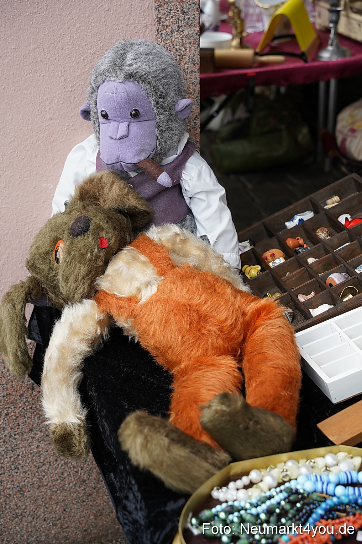 Altstadtflohmarkt Neumarkt 2025 0003