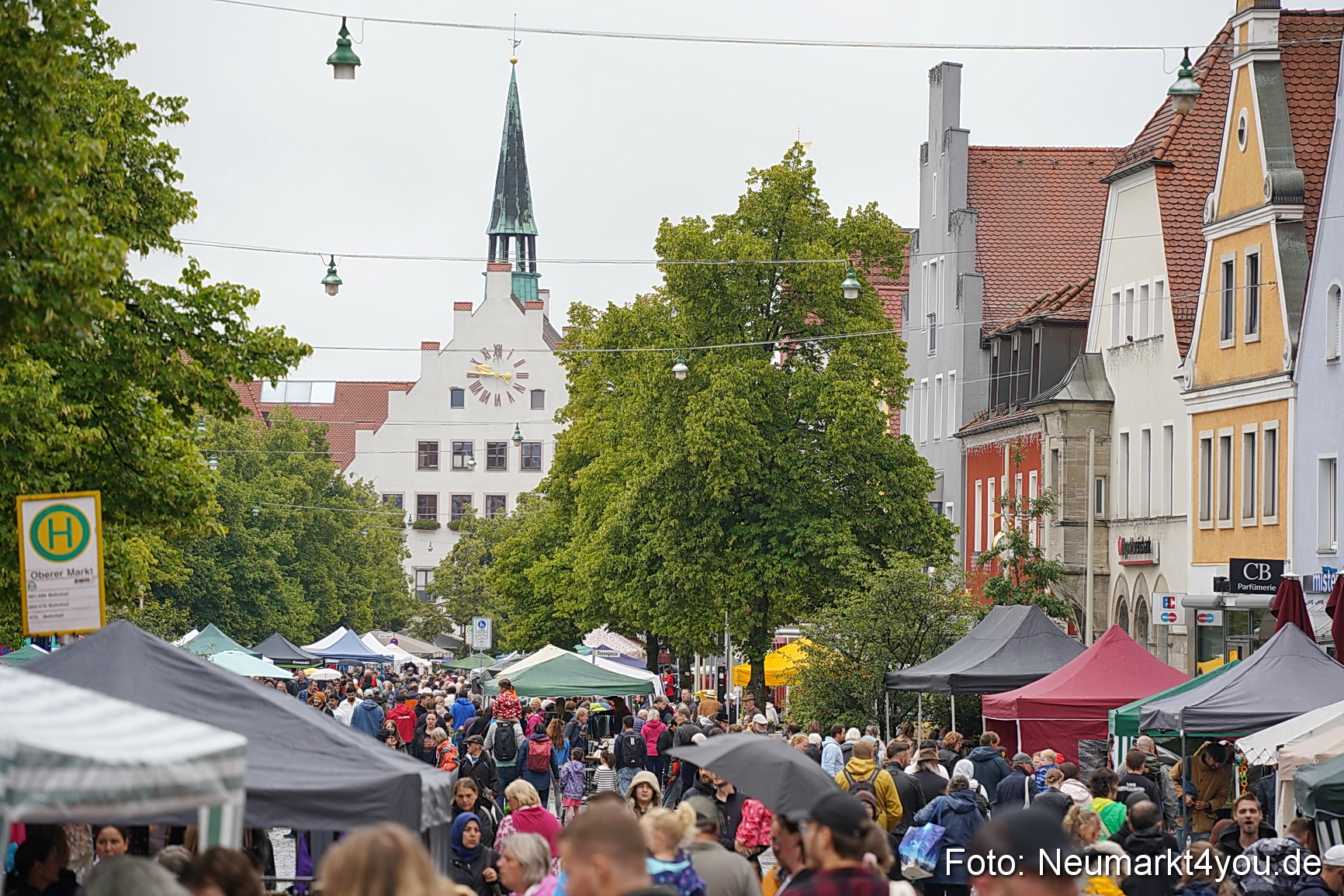 Altstadtflohmarkt Neumarkt 2025 0005