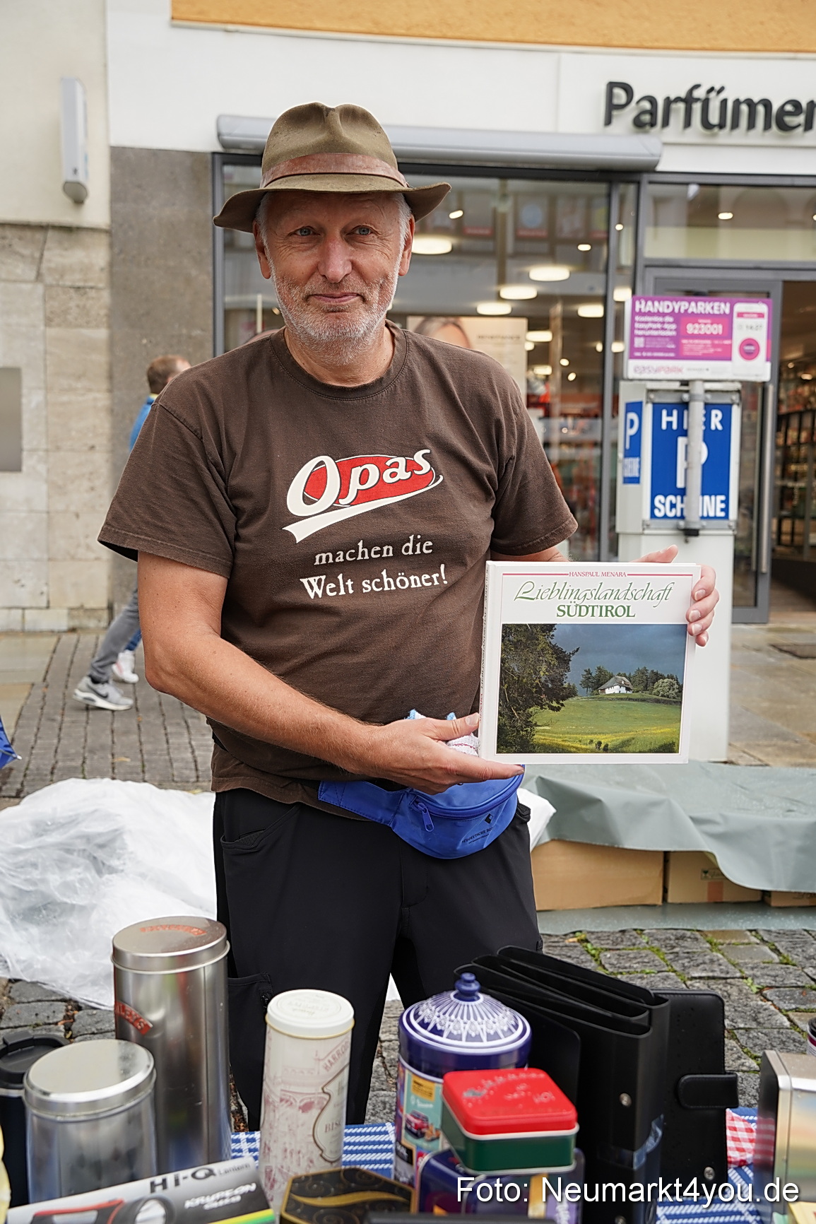 Altstadtflohmarkt Neumarkt 2025 0010