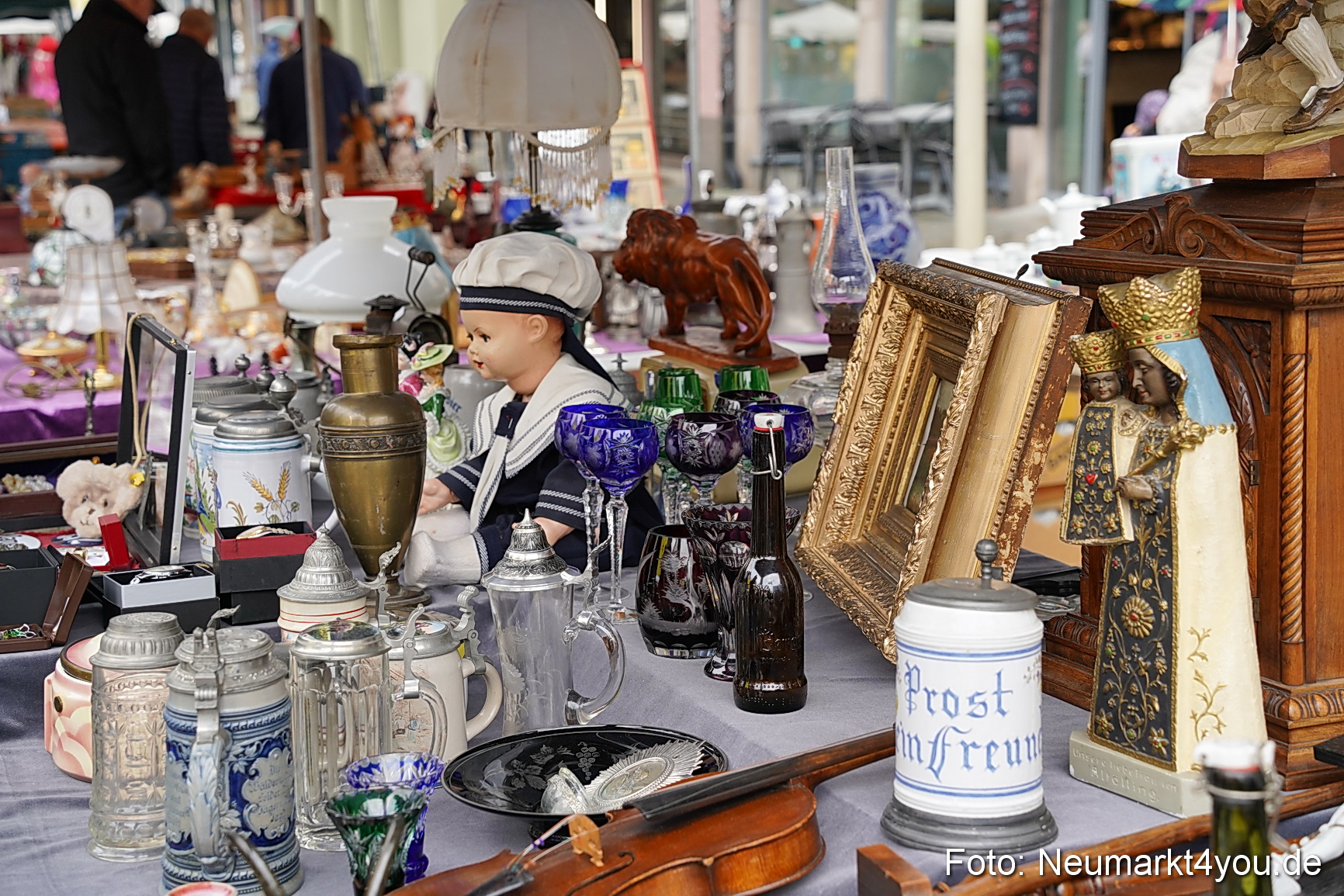 Altstadtflohmarkt Neumarkt 2025 0018