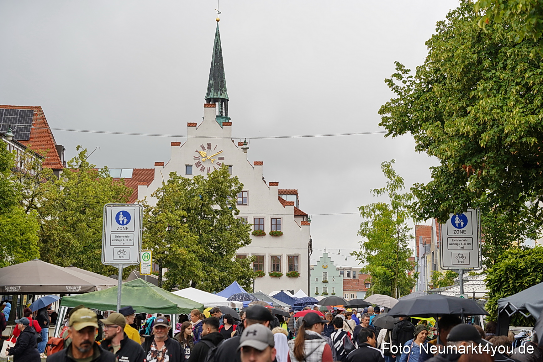 Altstadtflohmarkt Neumarkt 2025 0020