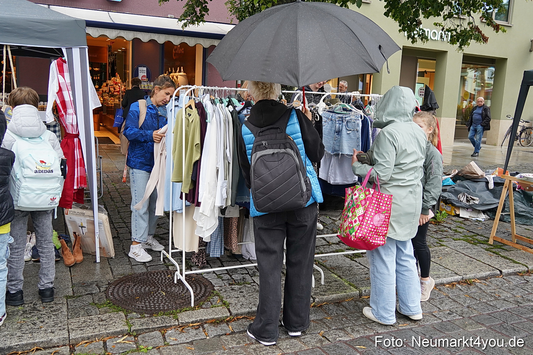Altstadtflohmarkt Neumarkt 2025 0023