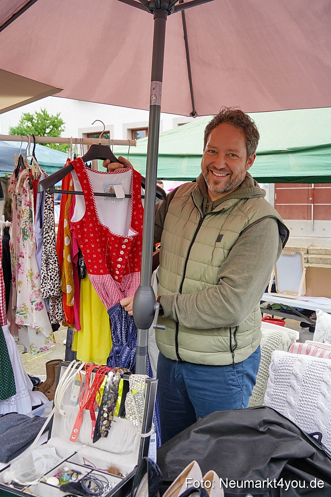 Altstadtflohmarkt Neumarkt 2025 0031