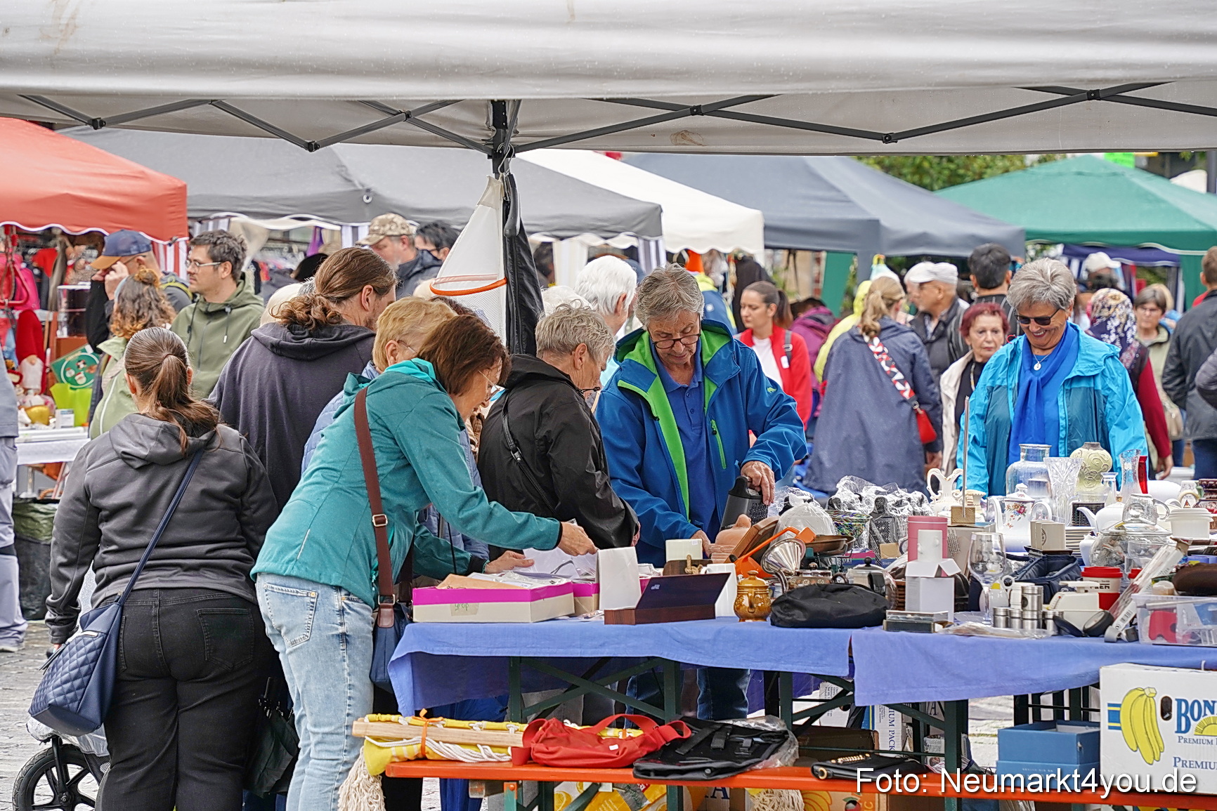 Altstadtflohmarkt Neumarkt 2025 0033