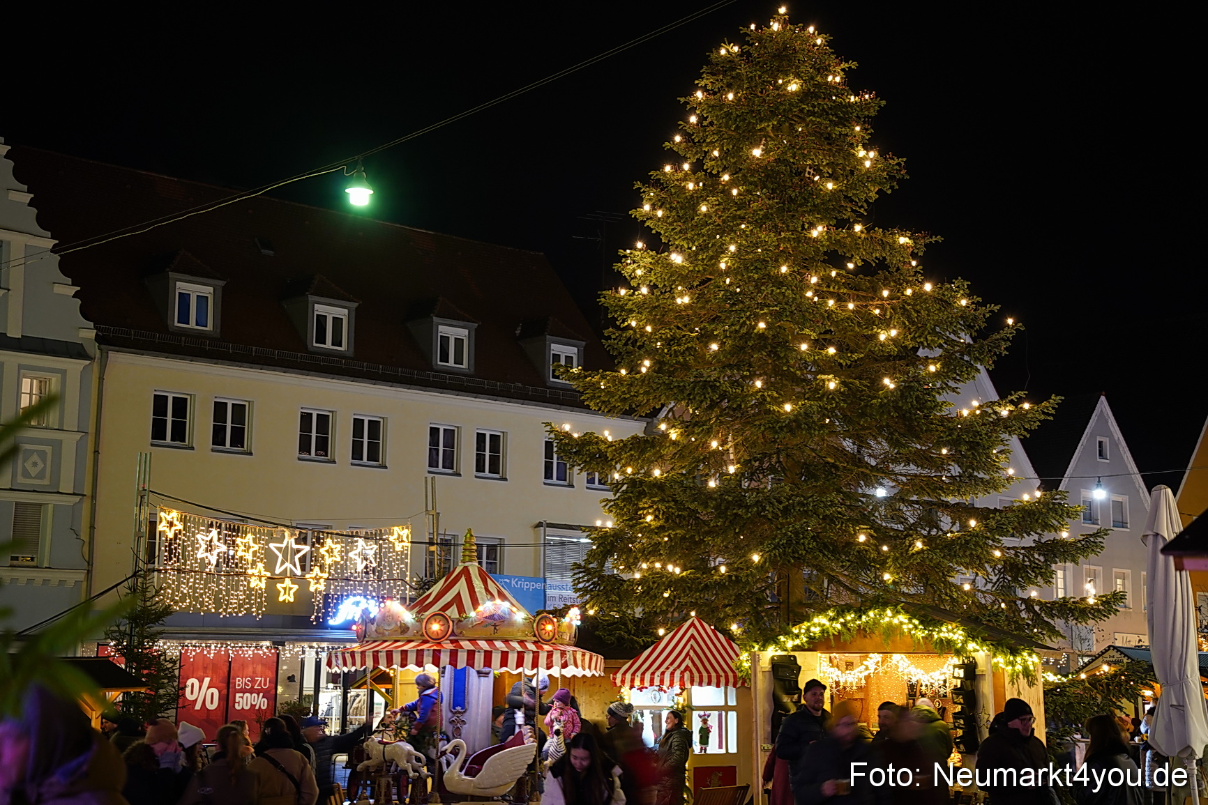 Eroeffnung Weihnachtsmarkt Neumarkt 2025 0009