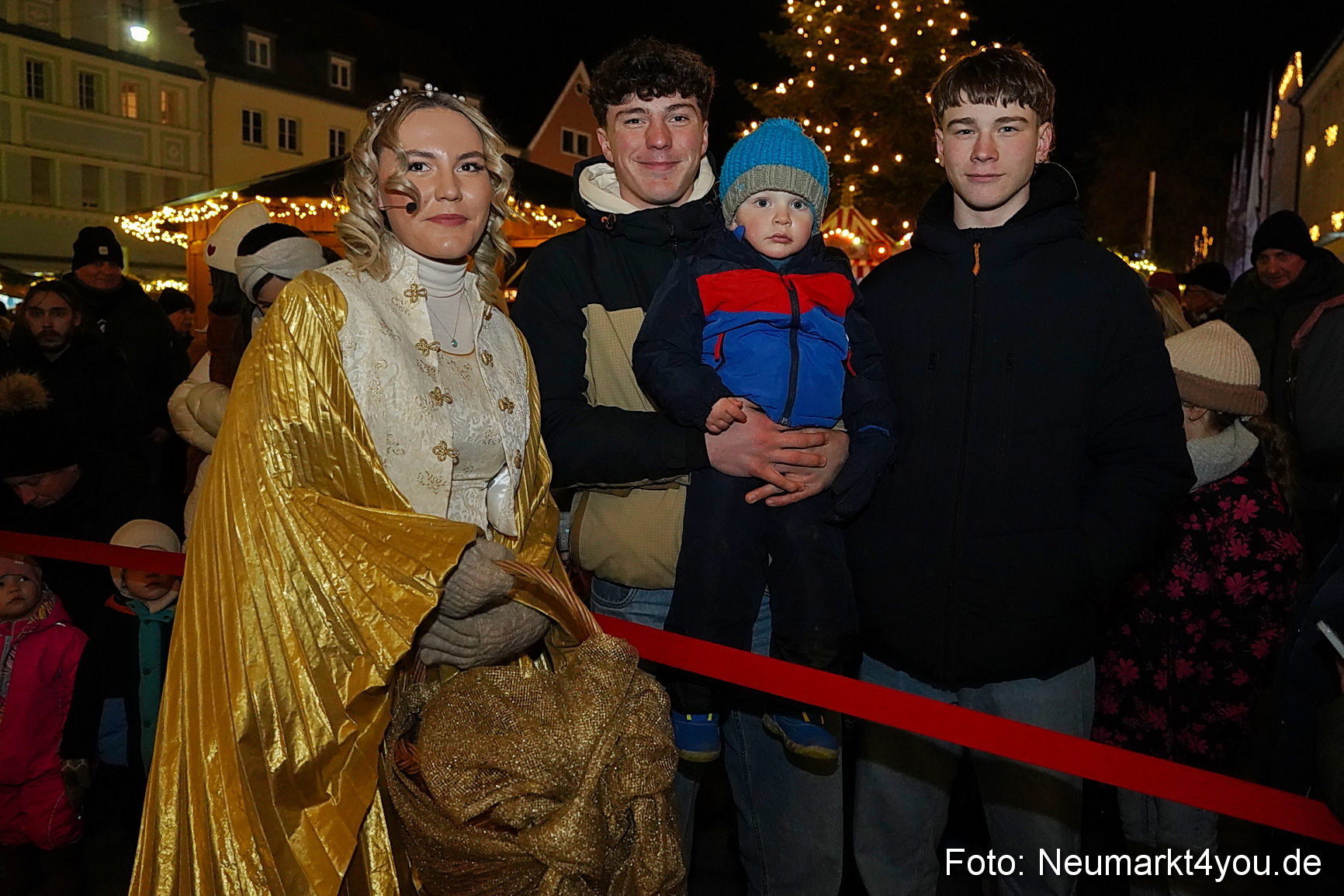 Eroeffnung Weihnachtsmarkt Neumarkt 2025 0014