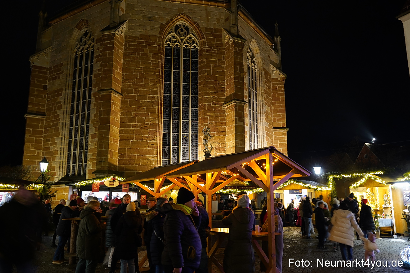 Eroeffnung Weihnachtsmarkt Neumarkt 2025 0022