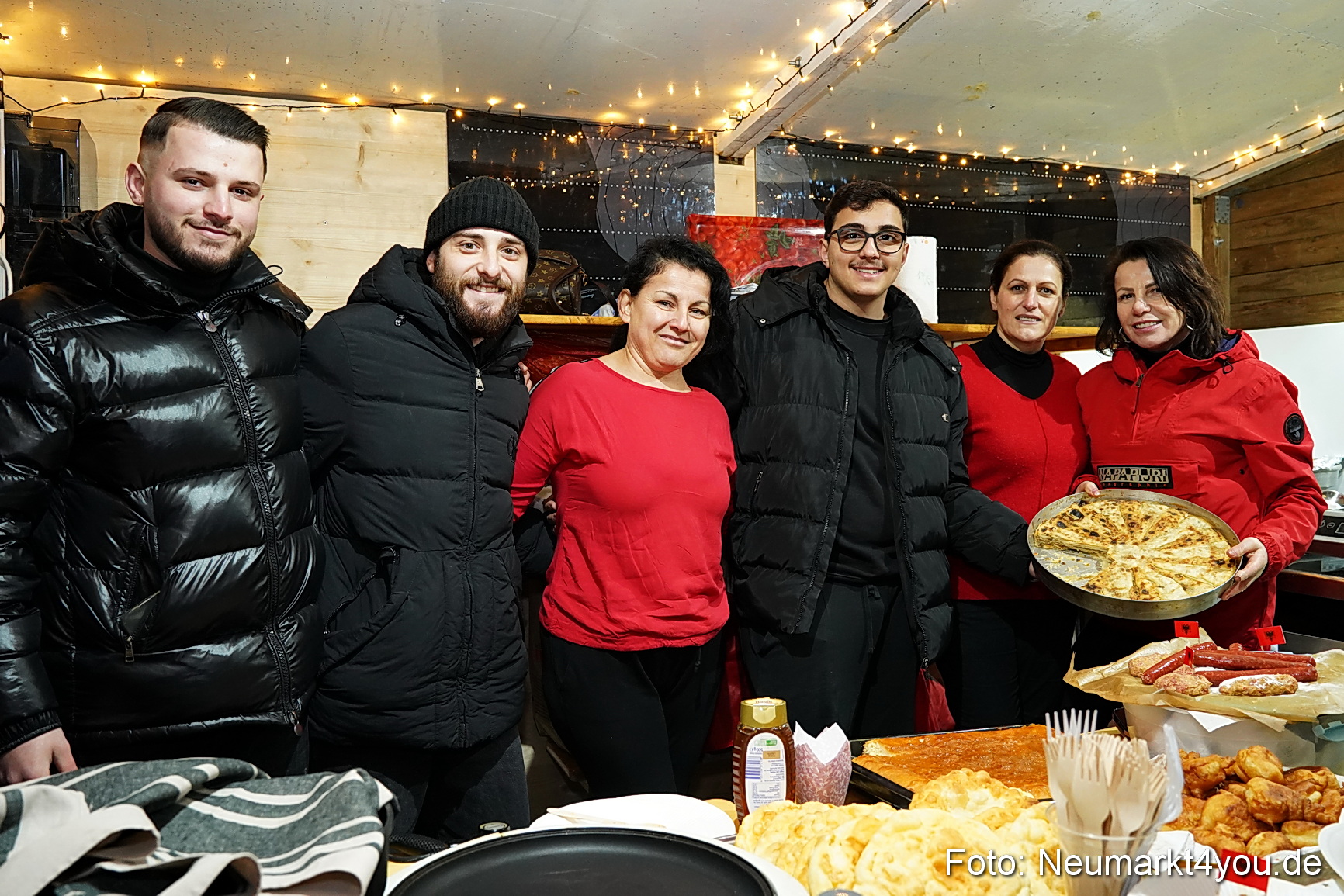 Eroeffnung Weihnachtsmarkt Neumarkt 2025 0029