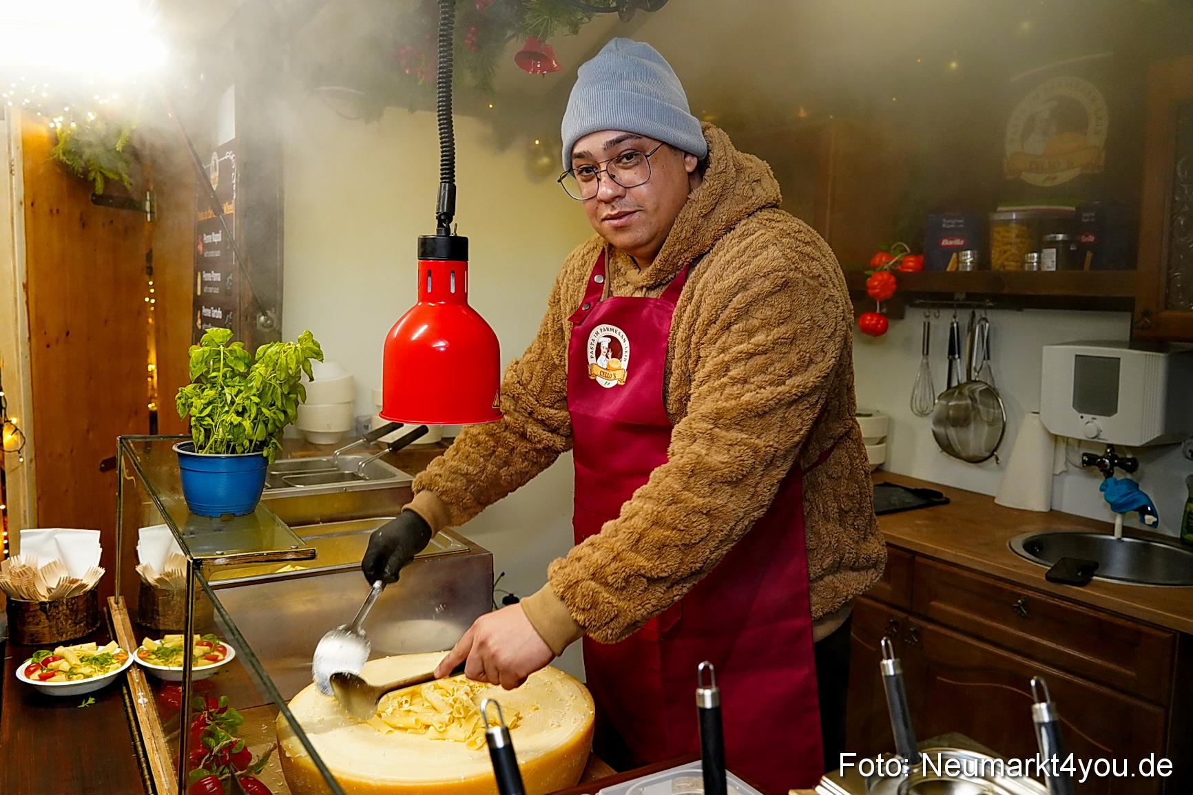 Eroeffnung Weihnachtsmarkt Neumarkt 2025 0050