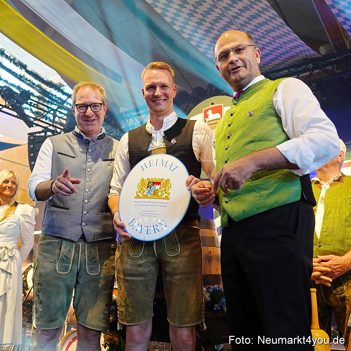 JURA Volksfest Anzapfen 0001