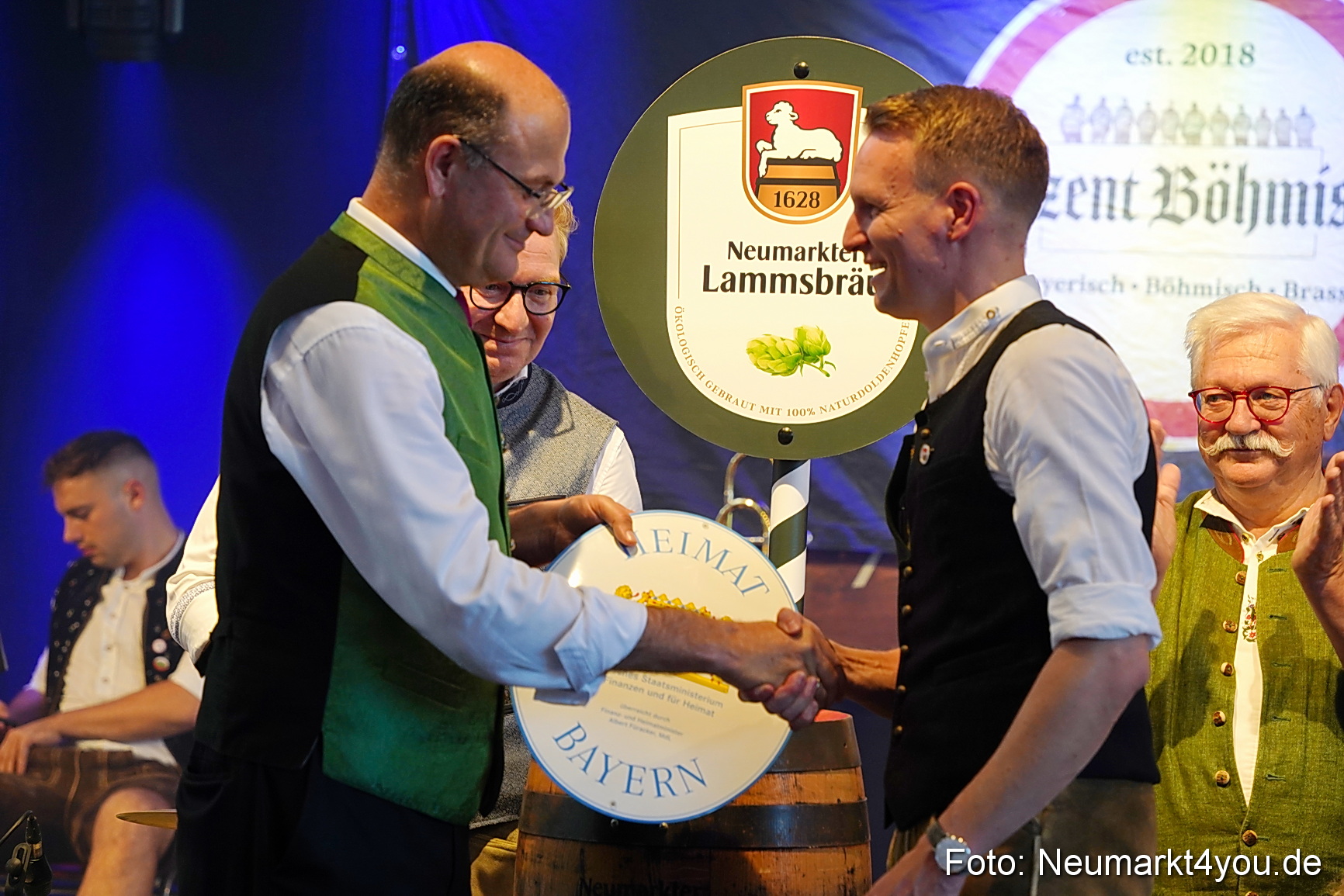 JURA Volksfest Anzapfen 0003
