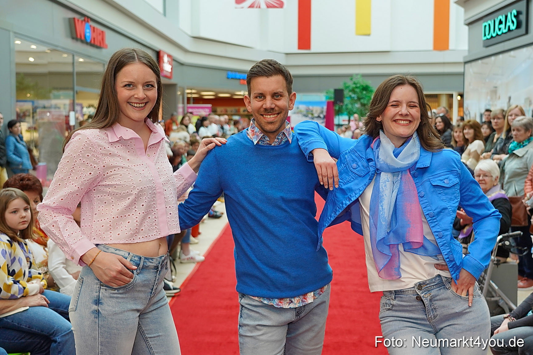 Modenschau NeuerMarkt Fruehling 2025 0001