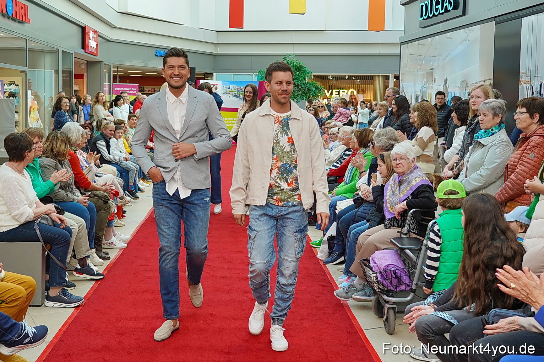 Modenschau NeuerMarkt Fruehling 2025 0003