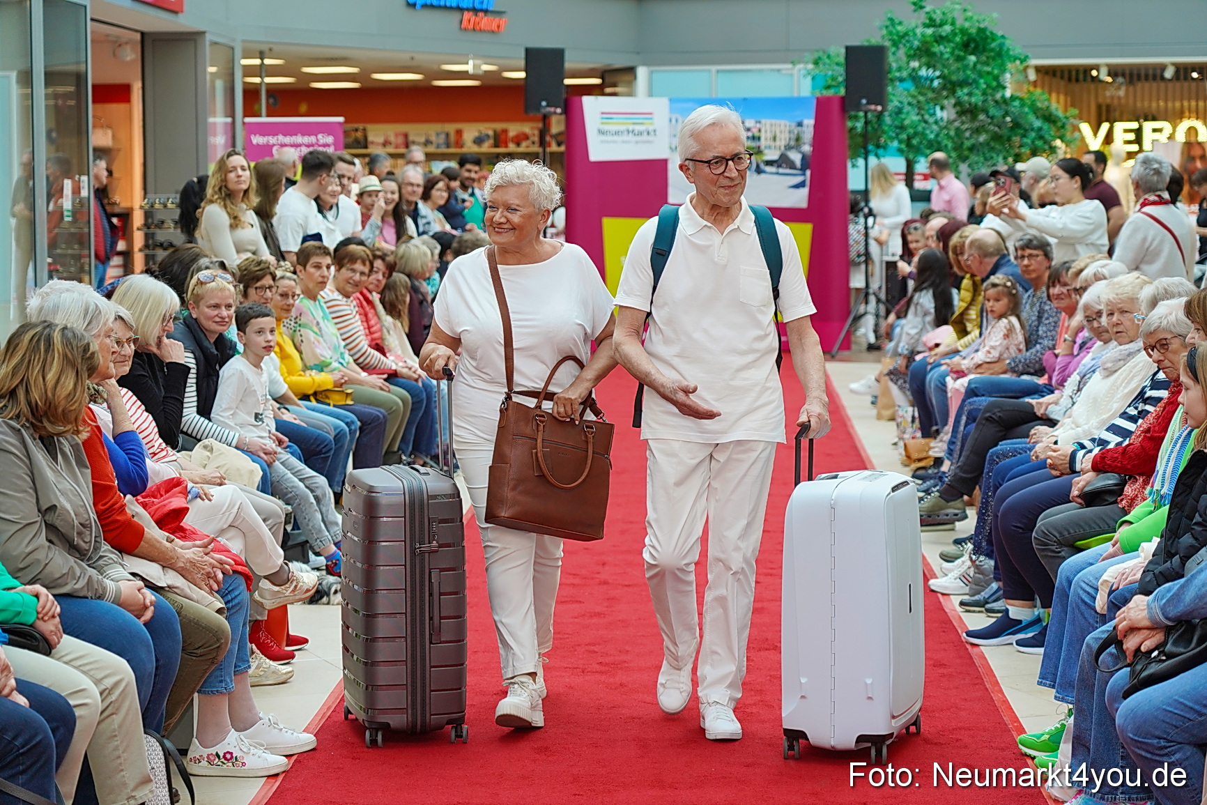 Modenschau NeuerMarkt Fruehling 2025 0041