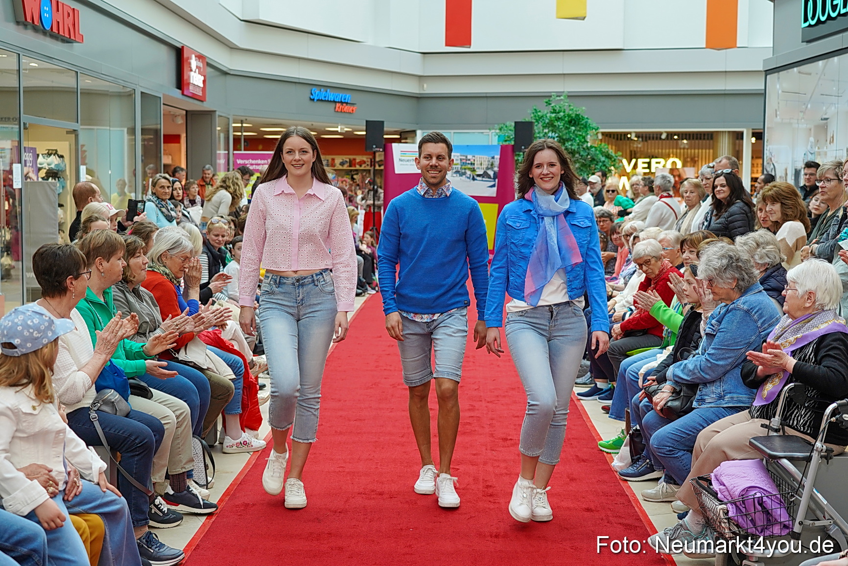 Modenschau NeuerMarkt Fruehling 2025 0052